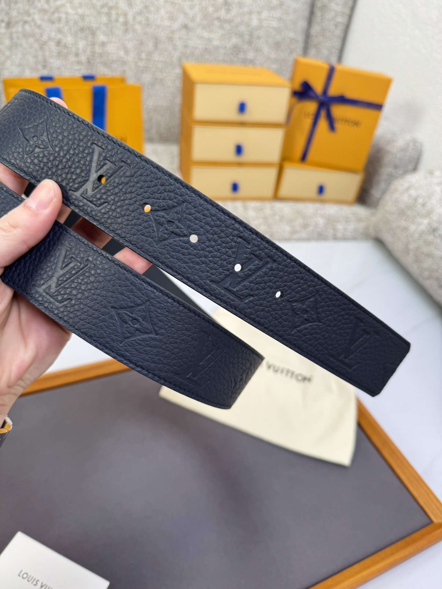 Louis Vuitton LV腰带 系列 原厂五金 精致手工绘边 柔软舒适 宽4.0