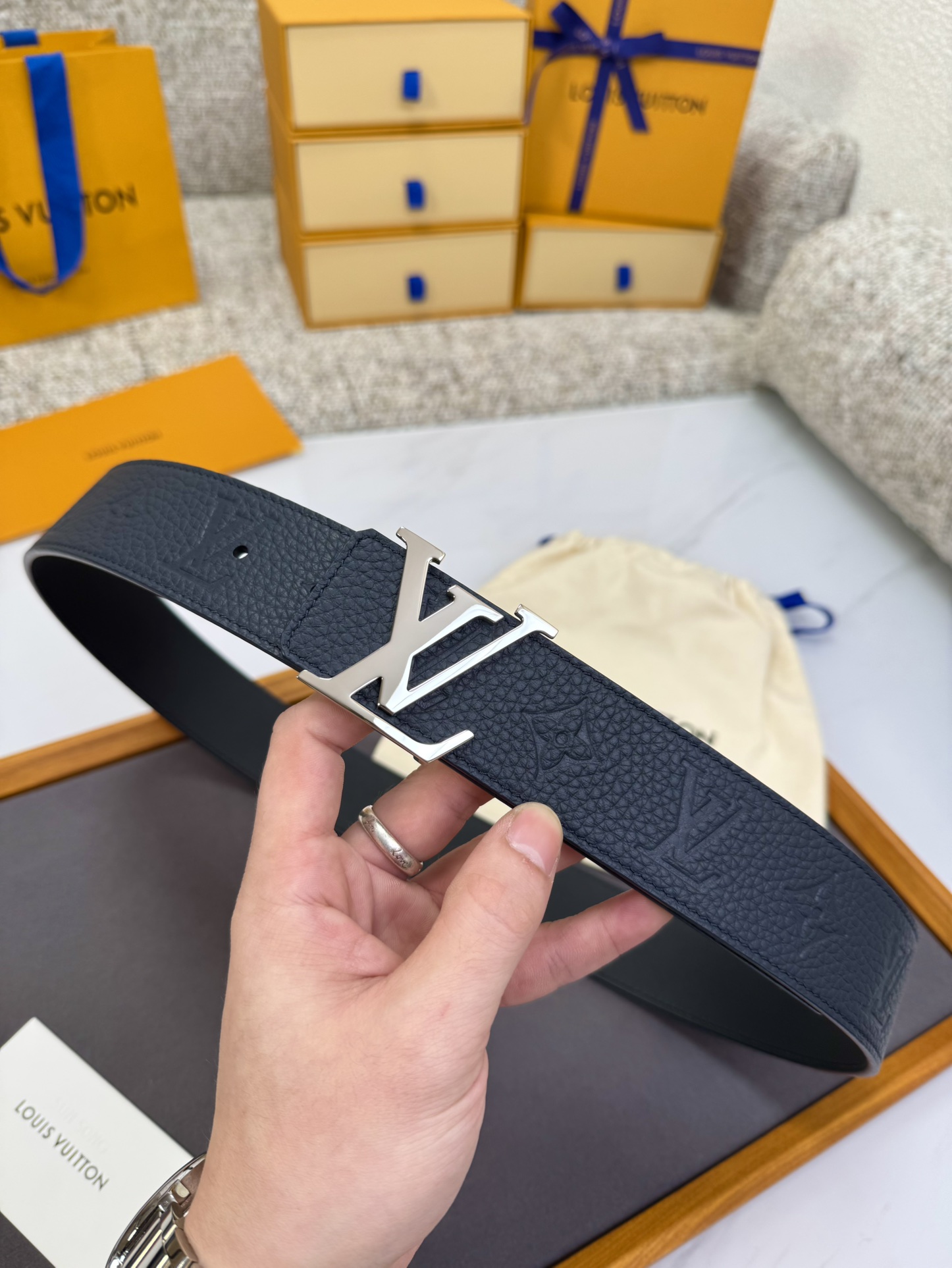 Louis Vuitton LV腰带 系列 原厂五金 精致手工绘边 柔软舒适 宽4.0