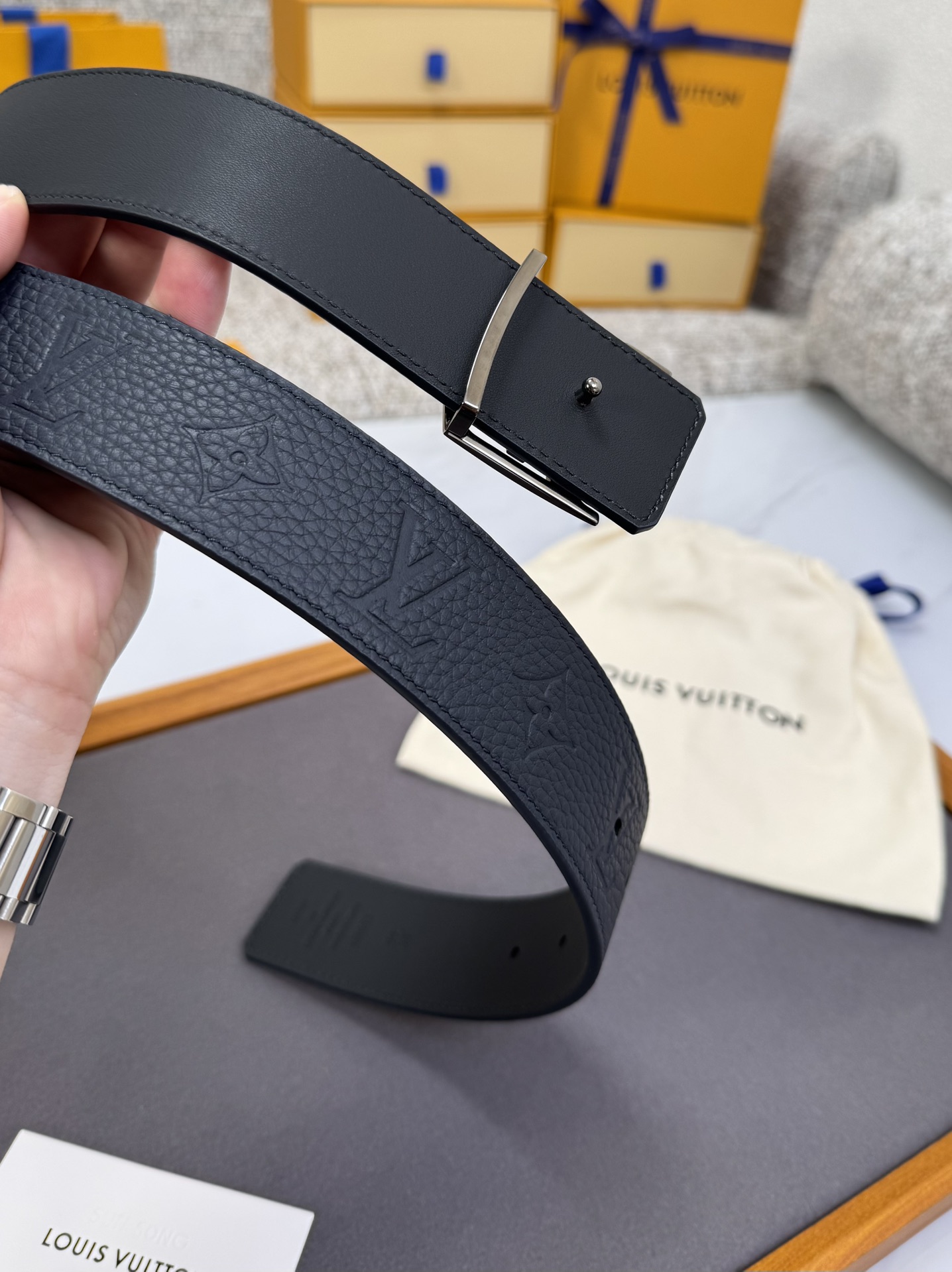 Louis Vuitton LV腰带 系列 原厂五金 精致手工绘边 柔软舒适 宽4.0