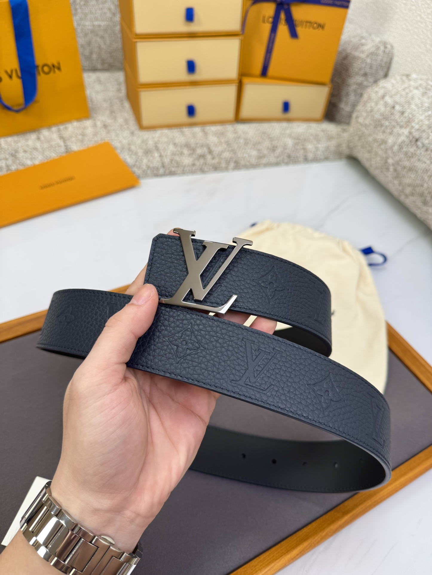 Louis Vuitton LV腰带 系列 原厂五金 精致手工绘边 柔软舒适 宽4.0