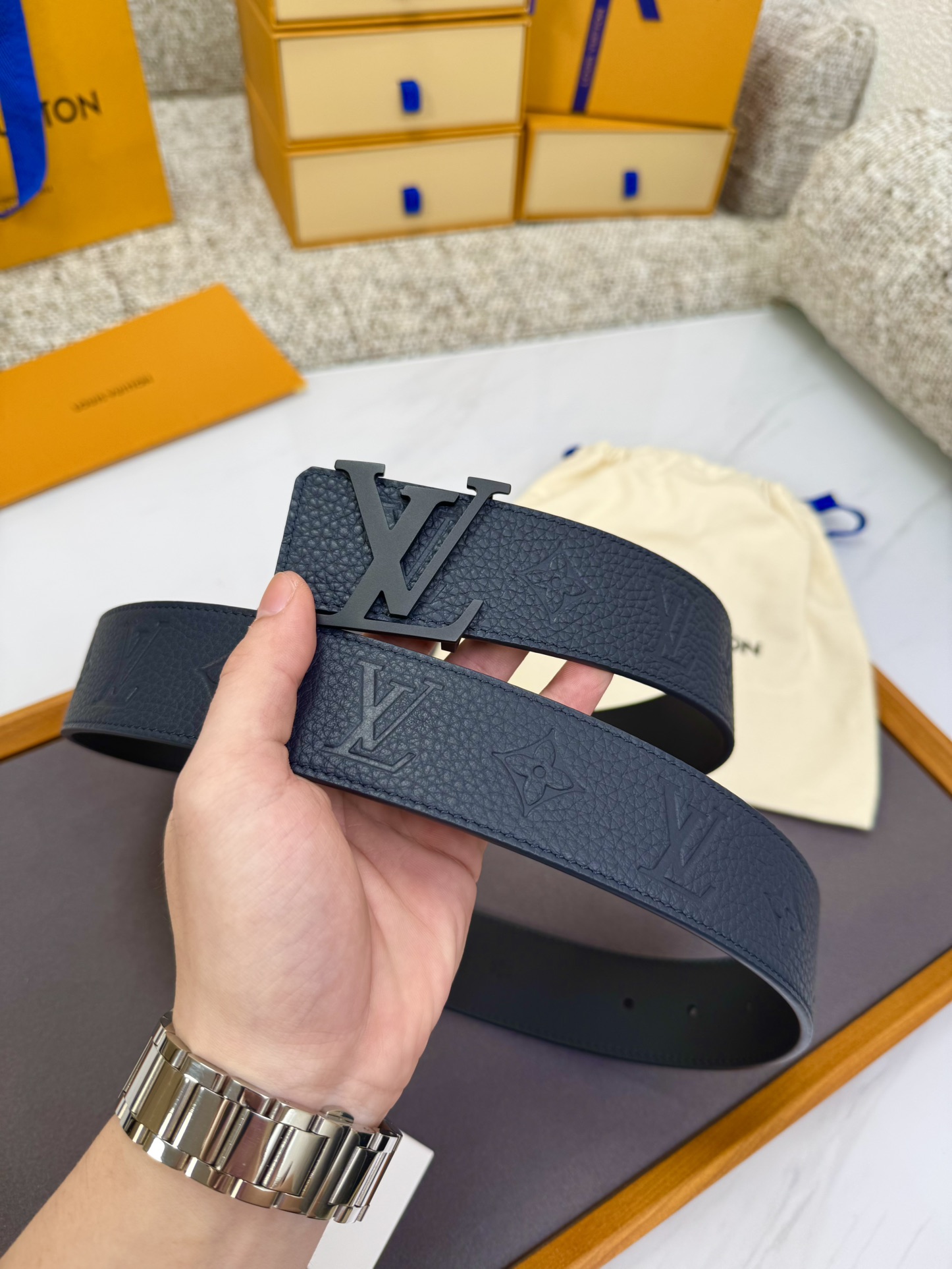 Louis Vuitton LV腰带 系列 原厂五金 精致手工绘边 柔软舒适 宽4.0