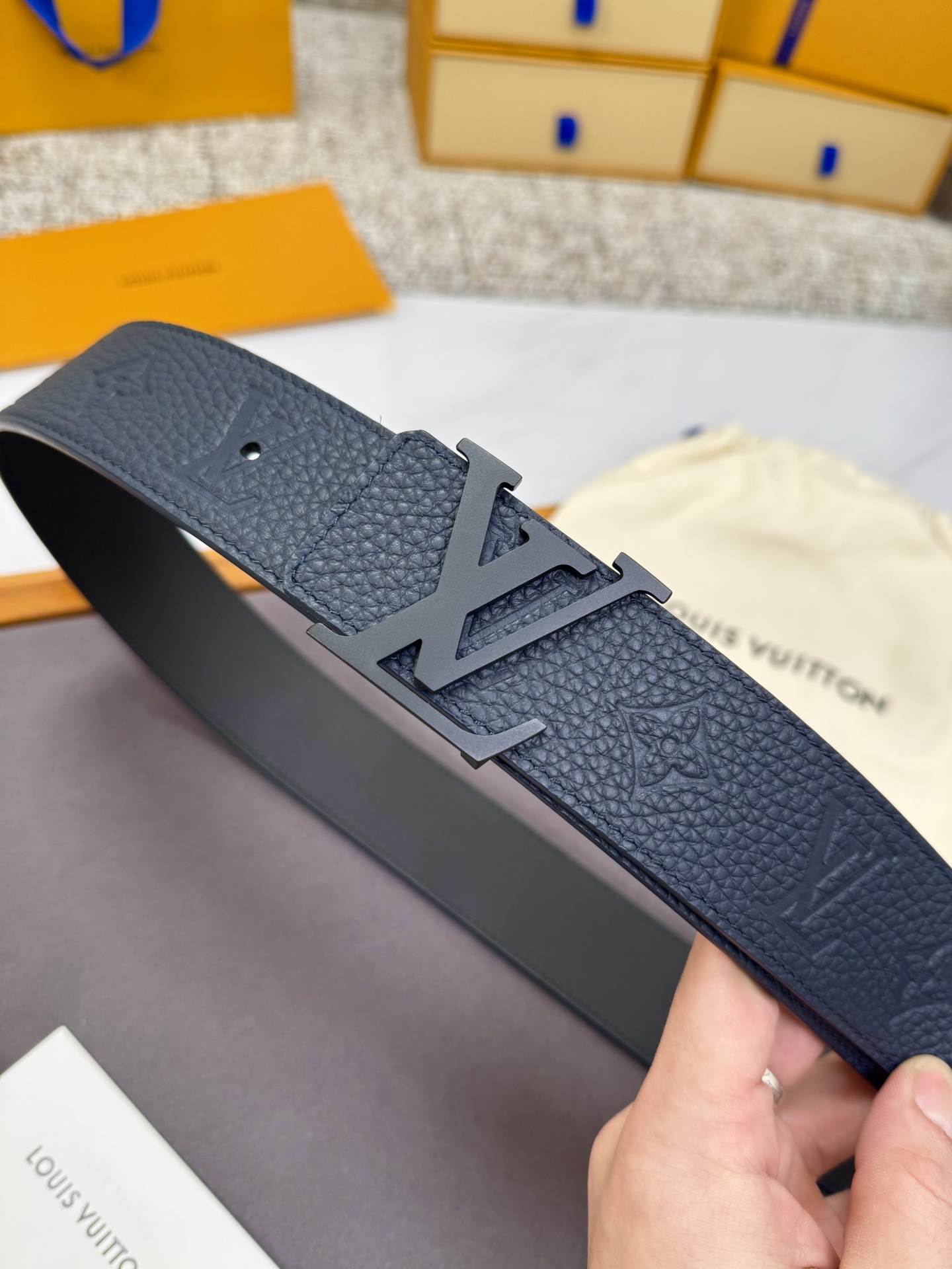 Louis Vuitton LV腰带 系列 原厂五金 精致手工绘边 柔软舒适 宽4.0