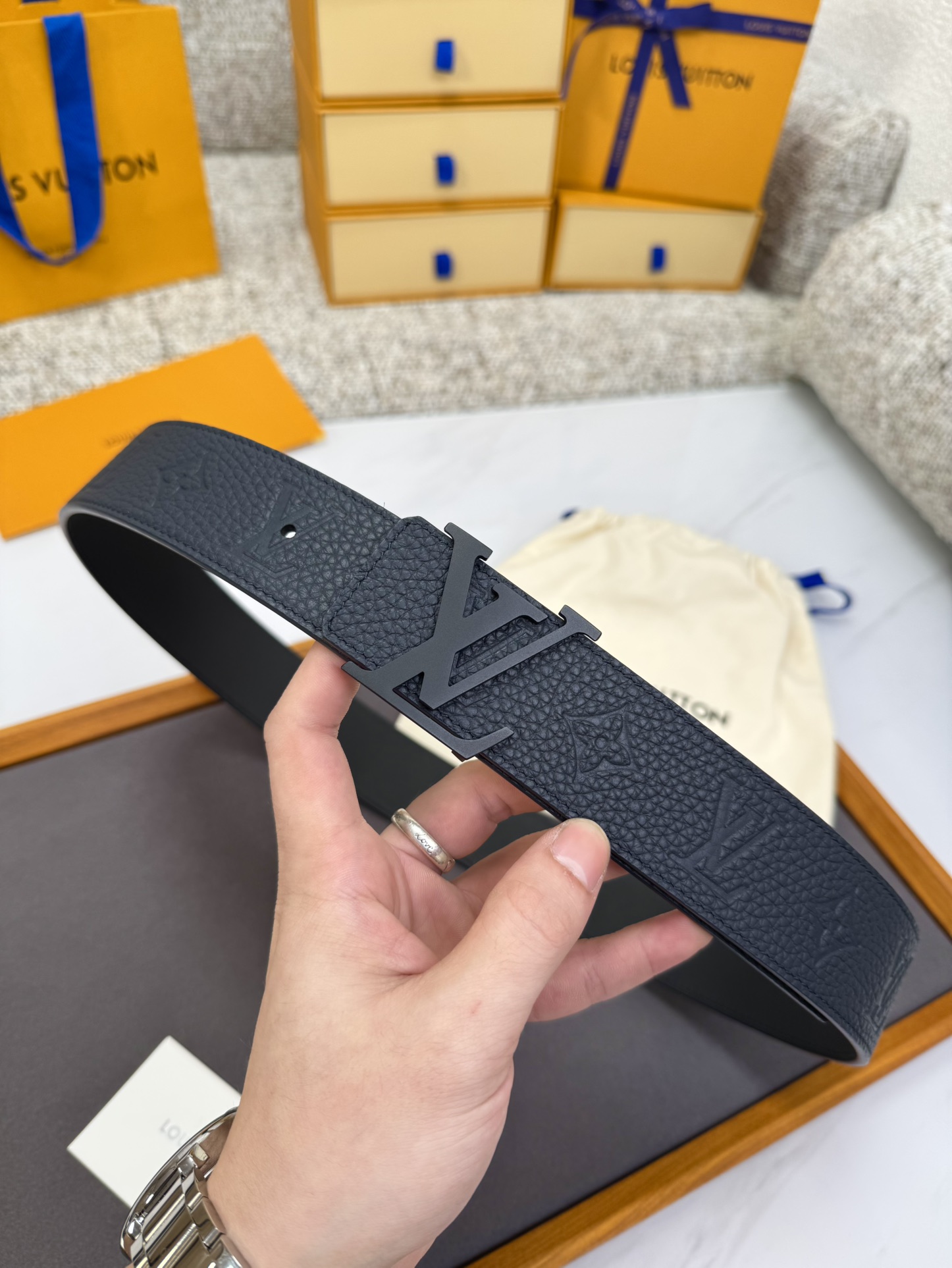 Louis Vuitton LV腰带 系列 原厂五金 精致手工绘边 柔软舒适 宽4.0