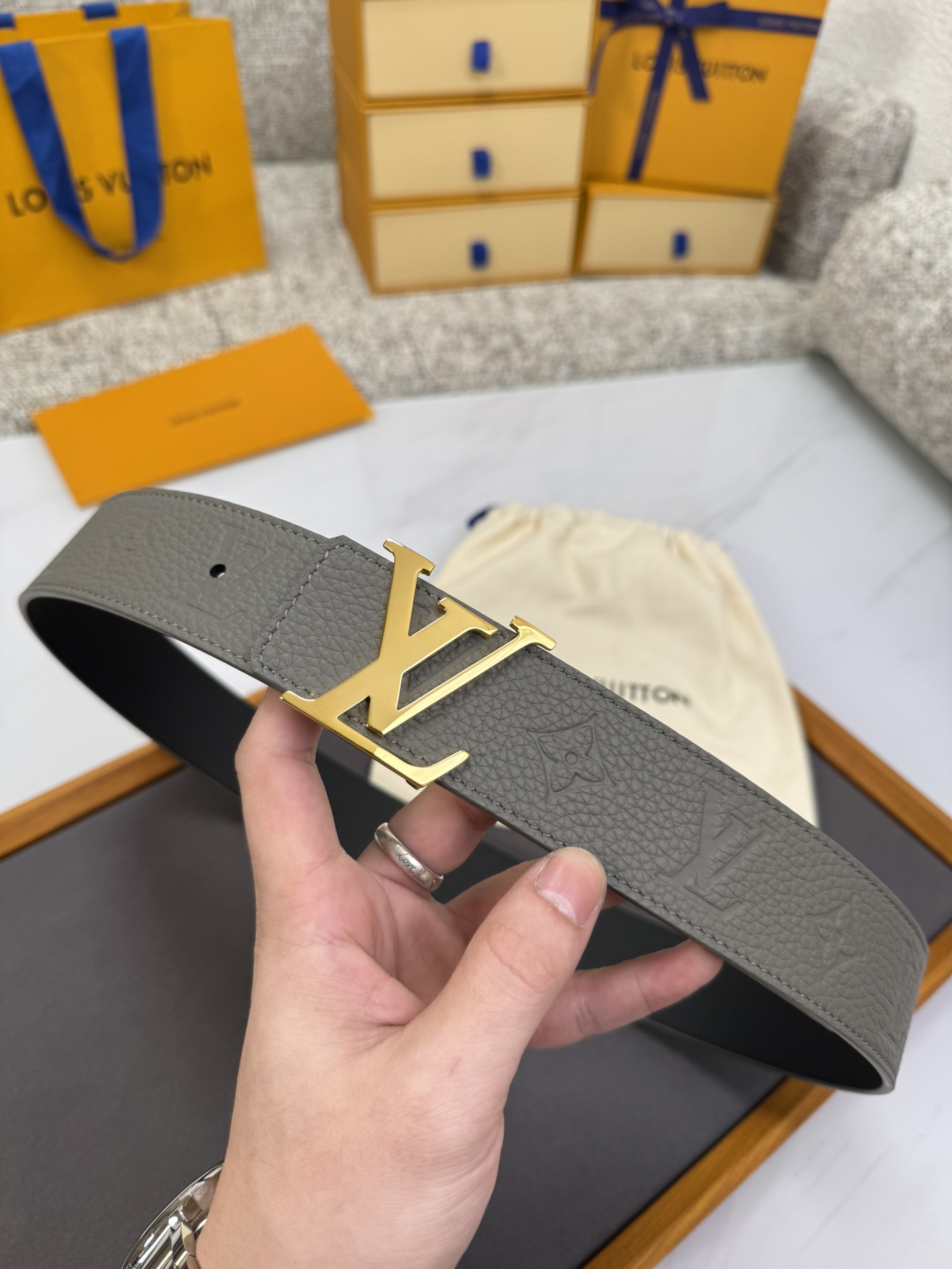 Louis Vuitton LV腰带 系列 原厂五金 精致手工绘边 柔软舒适 宽4.0