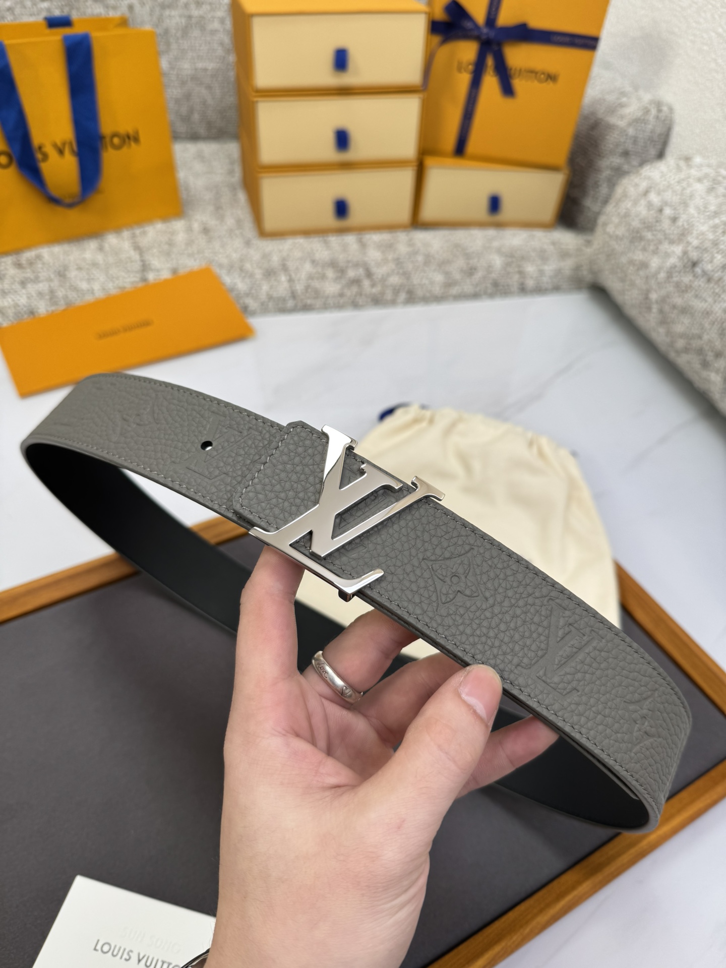 Louis Vuitton LV腰带 系列 原厂五金 精致手工绘边 柔软舒适 宽4.0