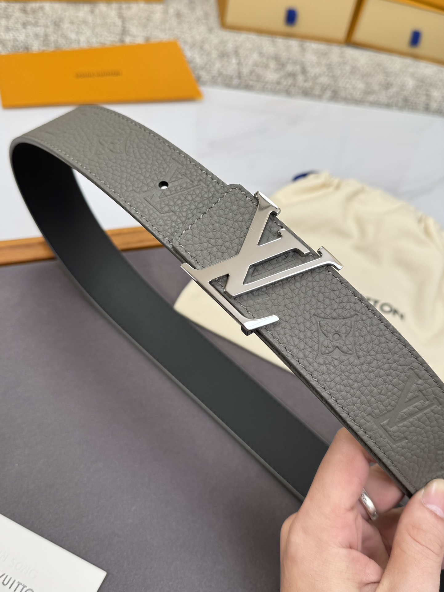 Louis Vuitton LV腰带 系列 原厂五金 精致手工绘边 柔软舒适 宽4.0