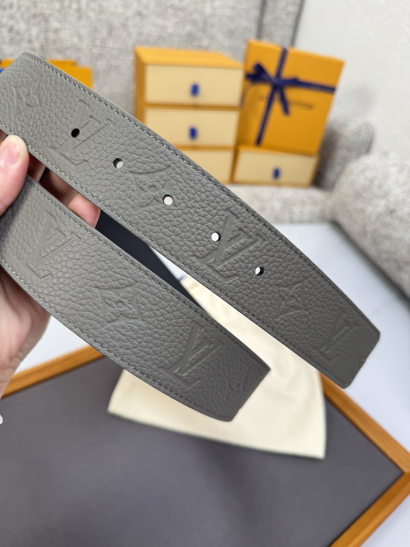 Louis Vuitton LV腰带 系列 原厂五金 精致手工绘边 柔软舒适 宽4.0