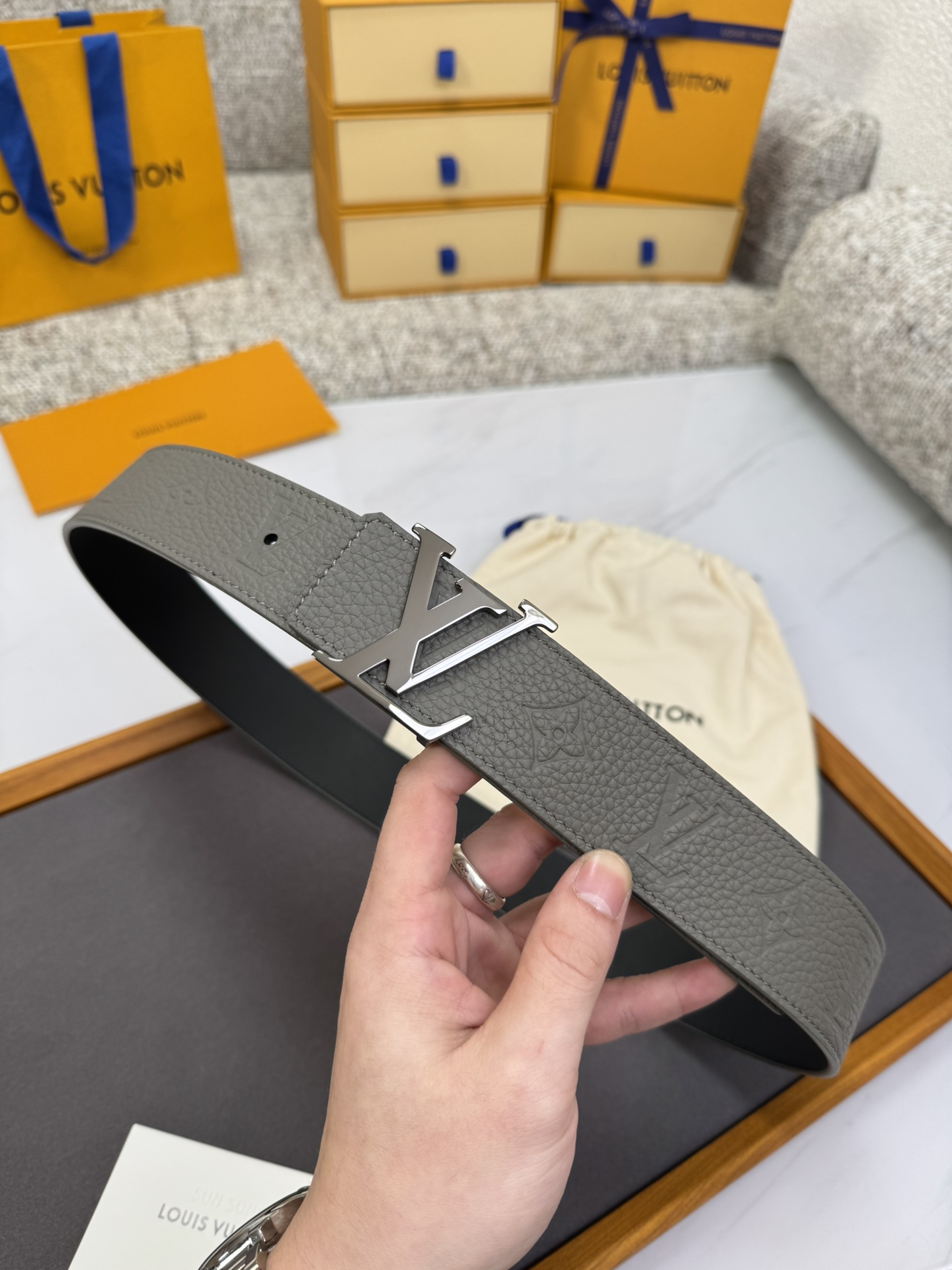 Louis Vuitton LV腰带 系列 原厂五金 精致手工绘边 柔软舒适 宽4.0