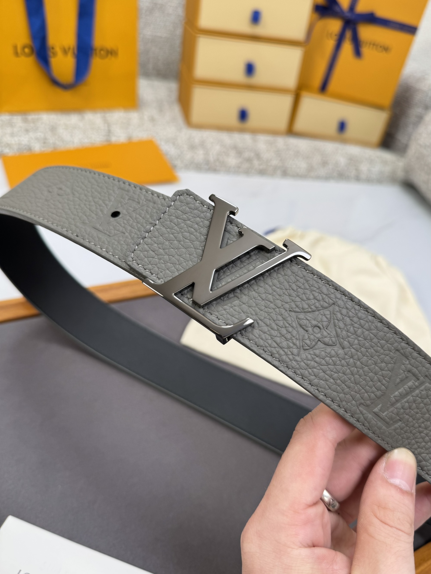 Louis Vuitton LV腰带 系列 原厂五金 精致手工绘边 柔软舒适 宽4.0