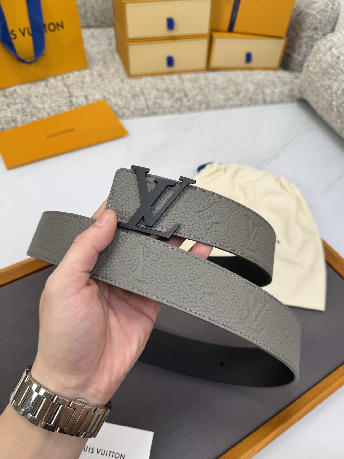 Louis Vuitton LV腰带 系列 原厂五金 精致手工绘边 柔软舒适 宽4.0