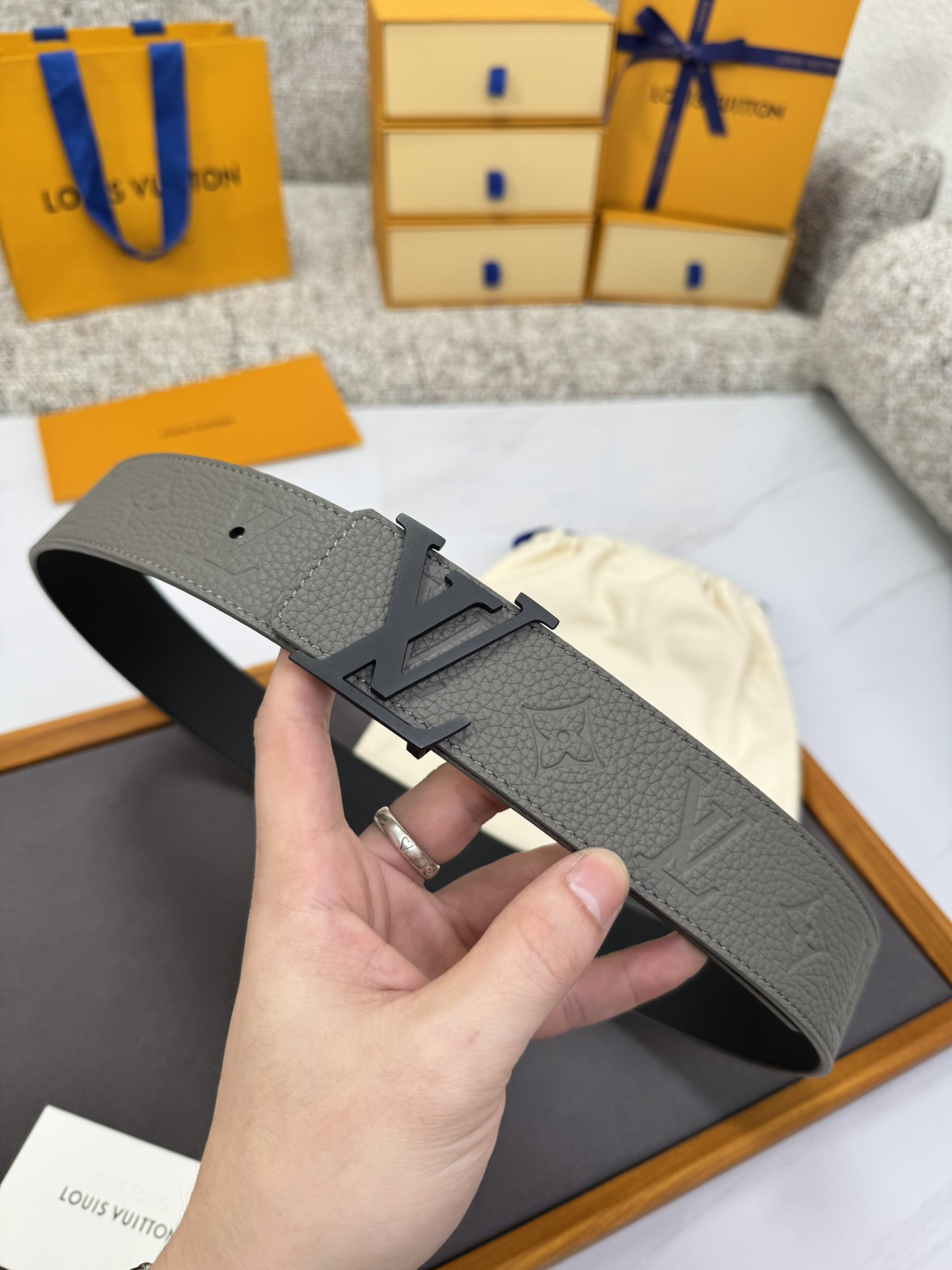 Louis Vuitton LV腰带 系列 原厂五金 精致手工绘边 柔软舒适 宽4.0