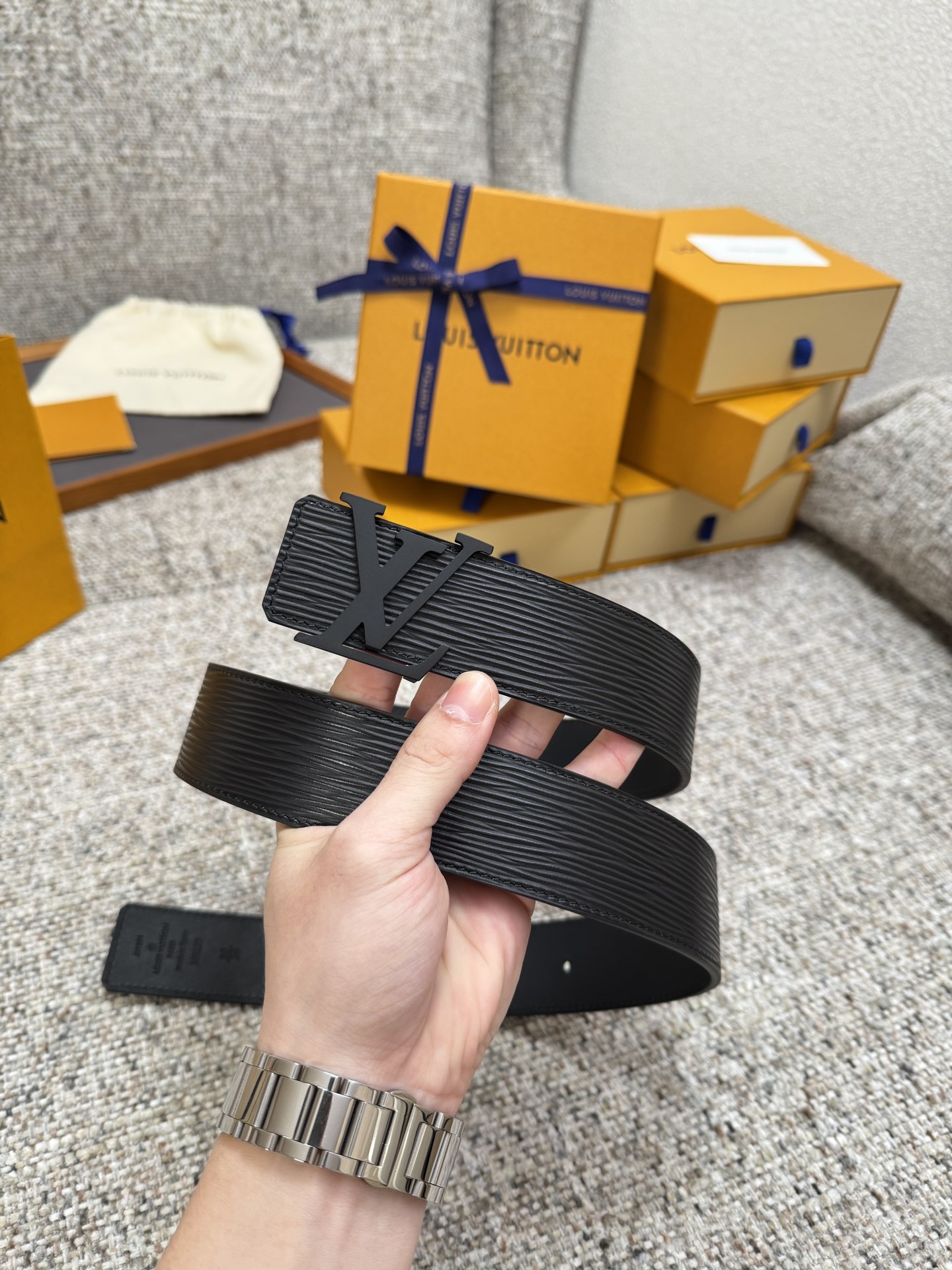 LV.路易 全套包装 宽度 40mm宽度 正品一体铸造五金钢扣 原厂皮料 双面原厂定制进口面料 可送礼自