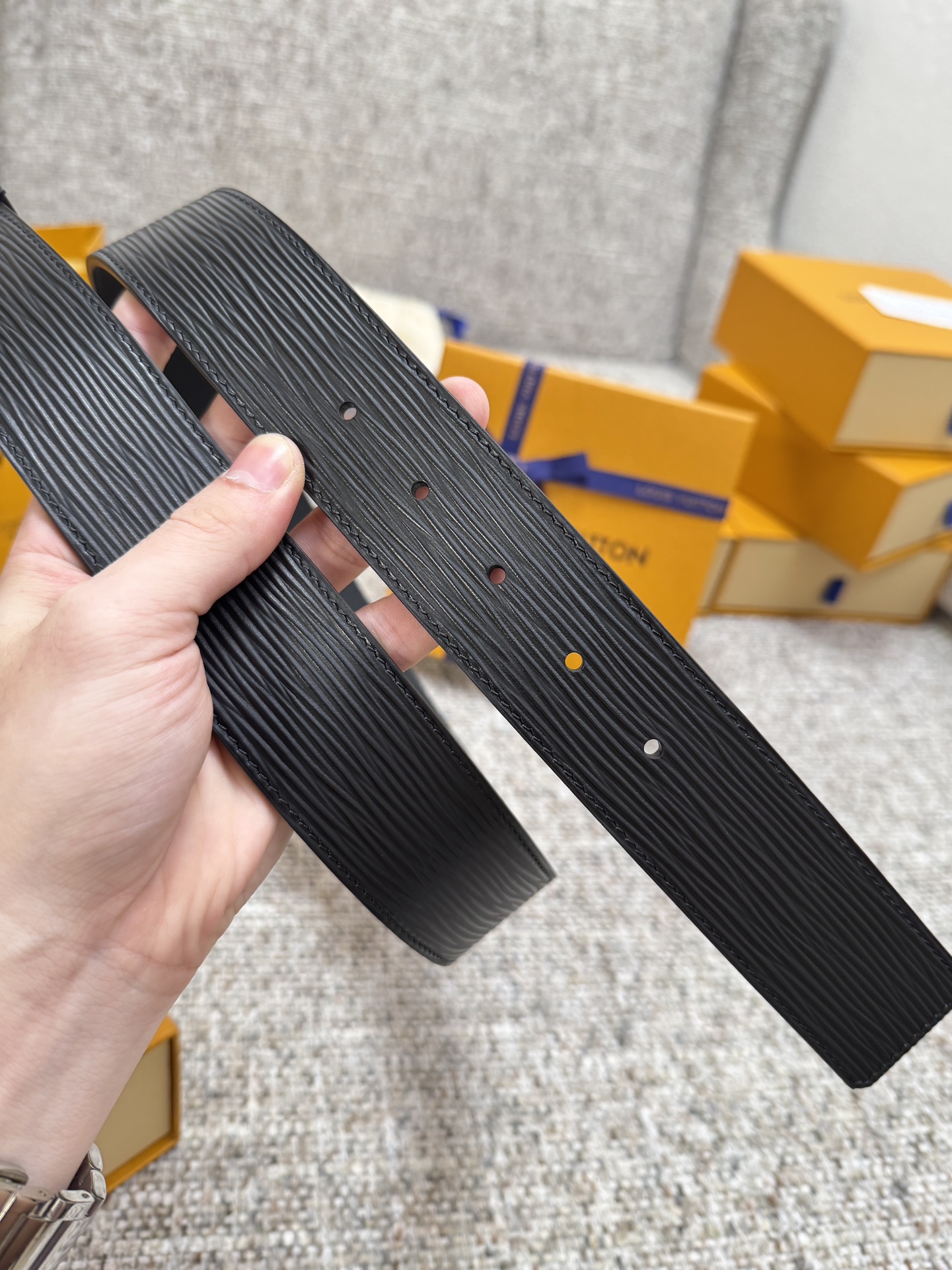 LV.路易 全套包装 宽度 35mm宽度 正品一体铸造五金钢扣 原厂皮料 双面原厂定制进口面料 可送礼自