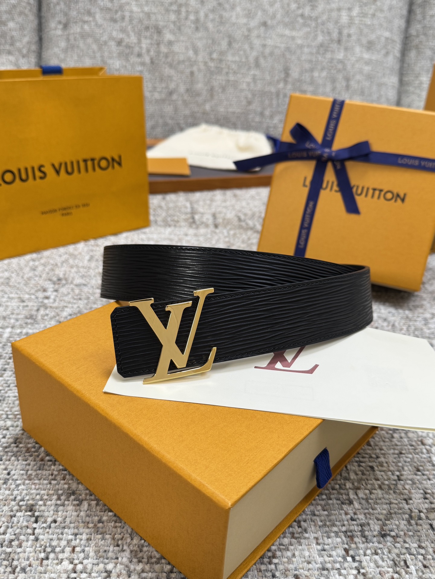 LV.路易 全套包装 宽度 35mm宽度 正品一体铸造五金钢扣 原厂皮料 双面原厂定制进口面料 可送礼自