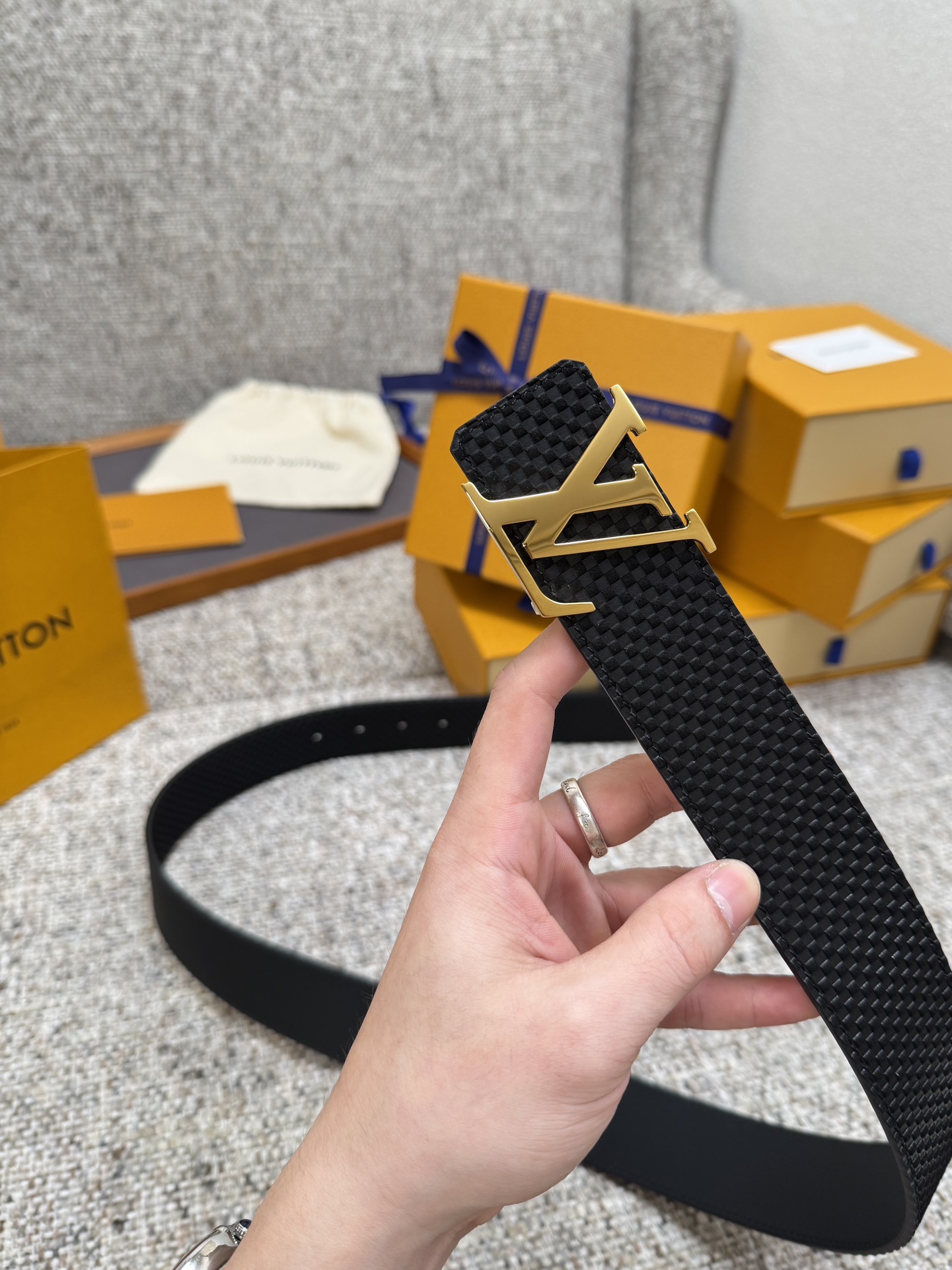 LV.路易 全套包装 宽度 35mm宽度 正品一体铸造五金钢扣 原厂皮料 双面原厂定制进口面料 可送礼自