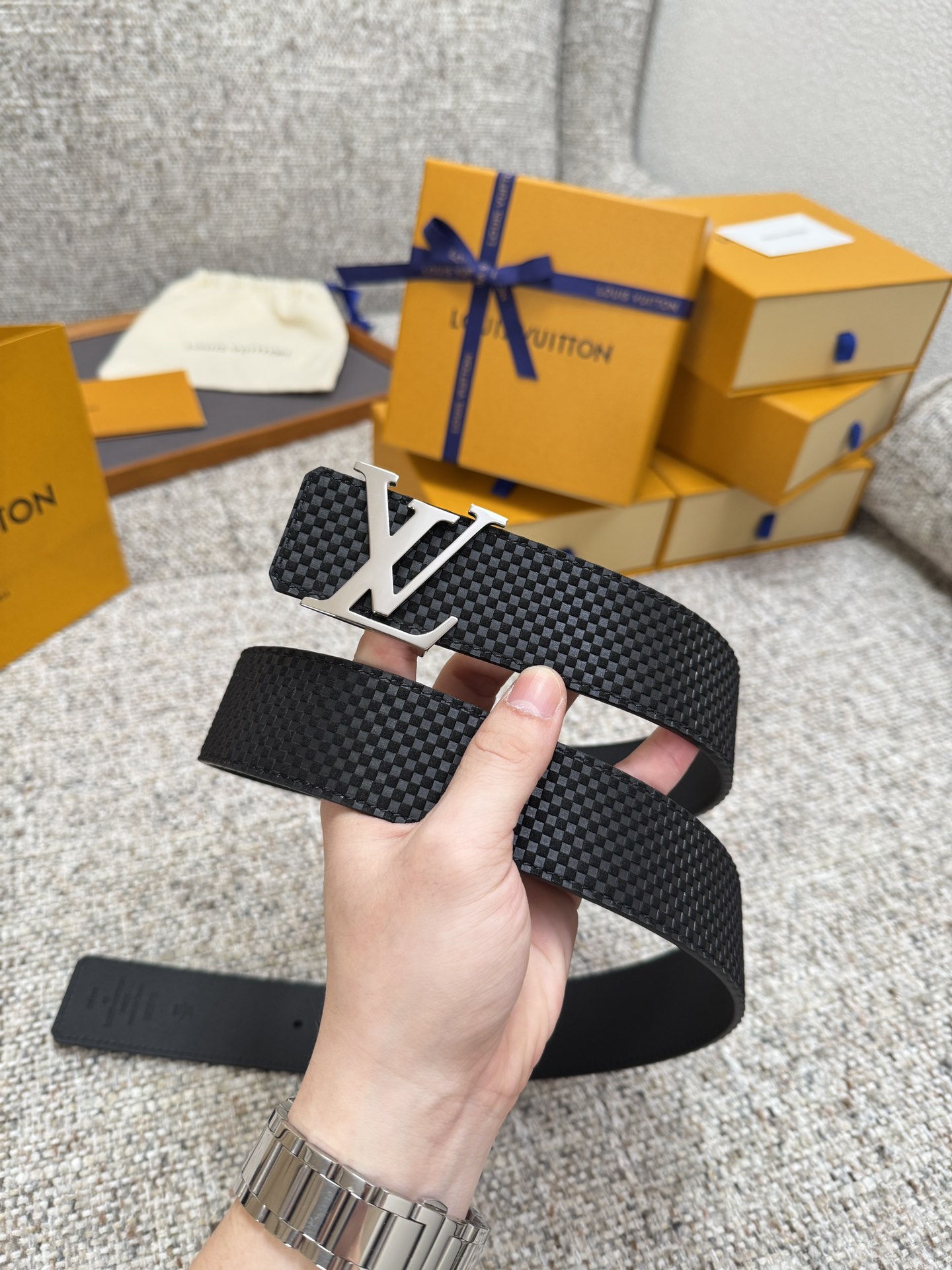 LV.路易 全套包装 宽度 35mm宽度 正品一体铸造五金钢扣 原厂皮料 双面原厂定制进口面料 可送礼自