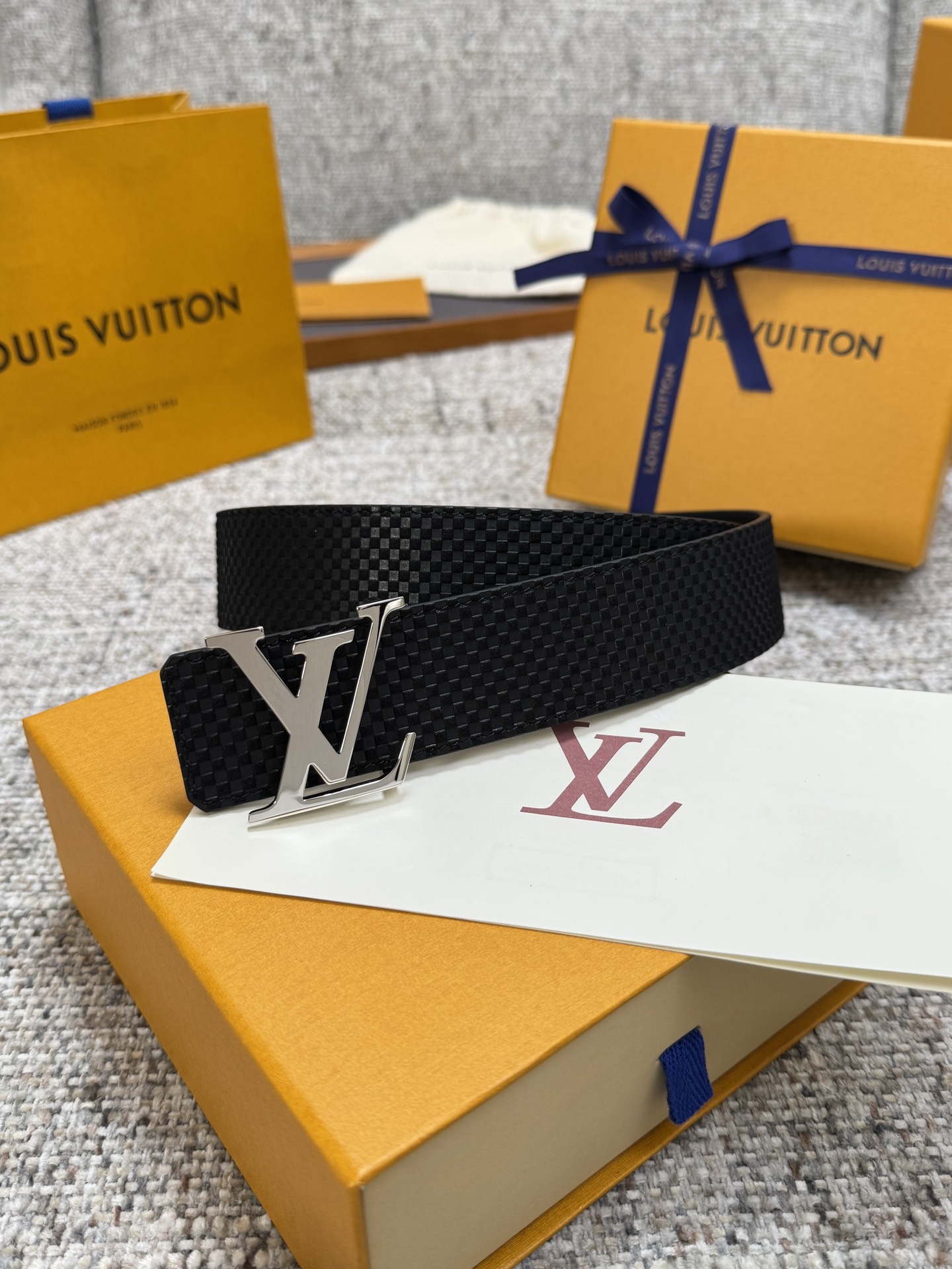 LV.路易 全套包装 宽度 35mm宽度 正品一体铸造五金钢扣 原厂皮料 双面原厂定制进口面料 可送礼自