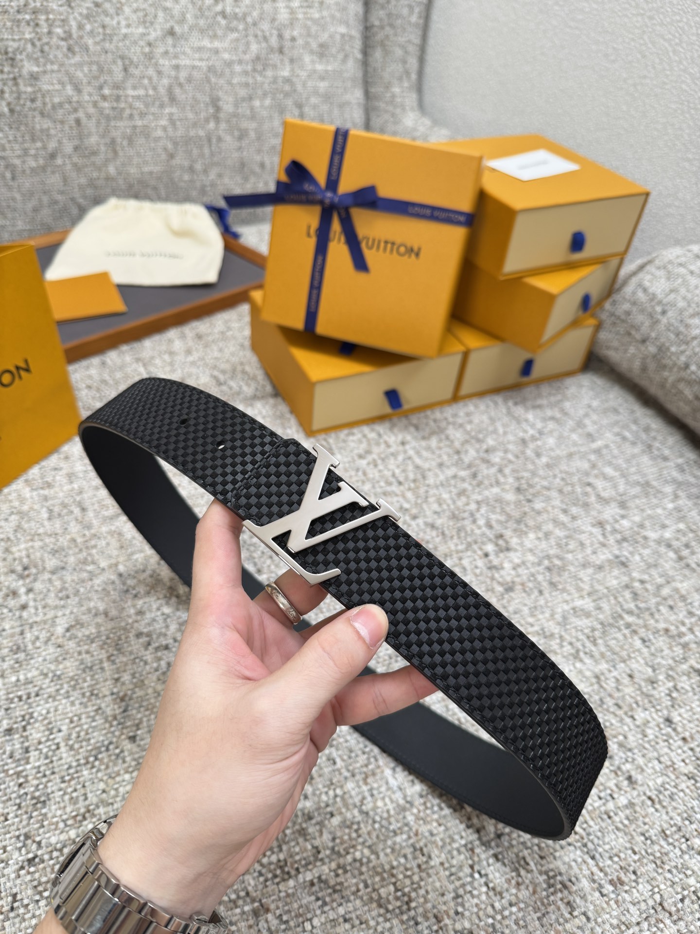 LV.路易 全套包装 宽度 35mm宽度 正品一体铸造五金钢扣 原厂皮料 双面原厂定制进口面料 可送礼自