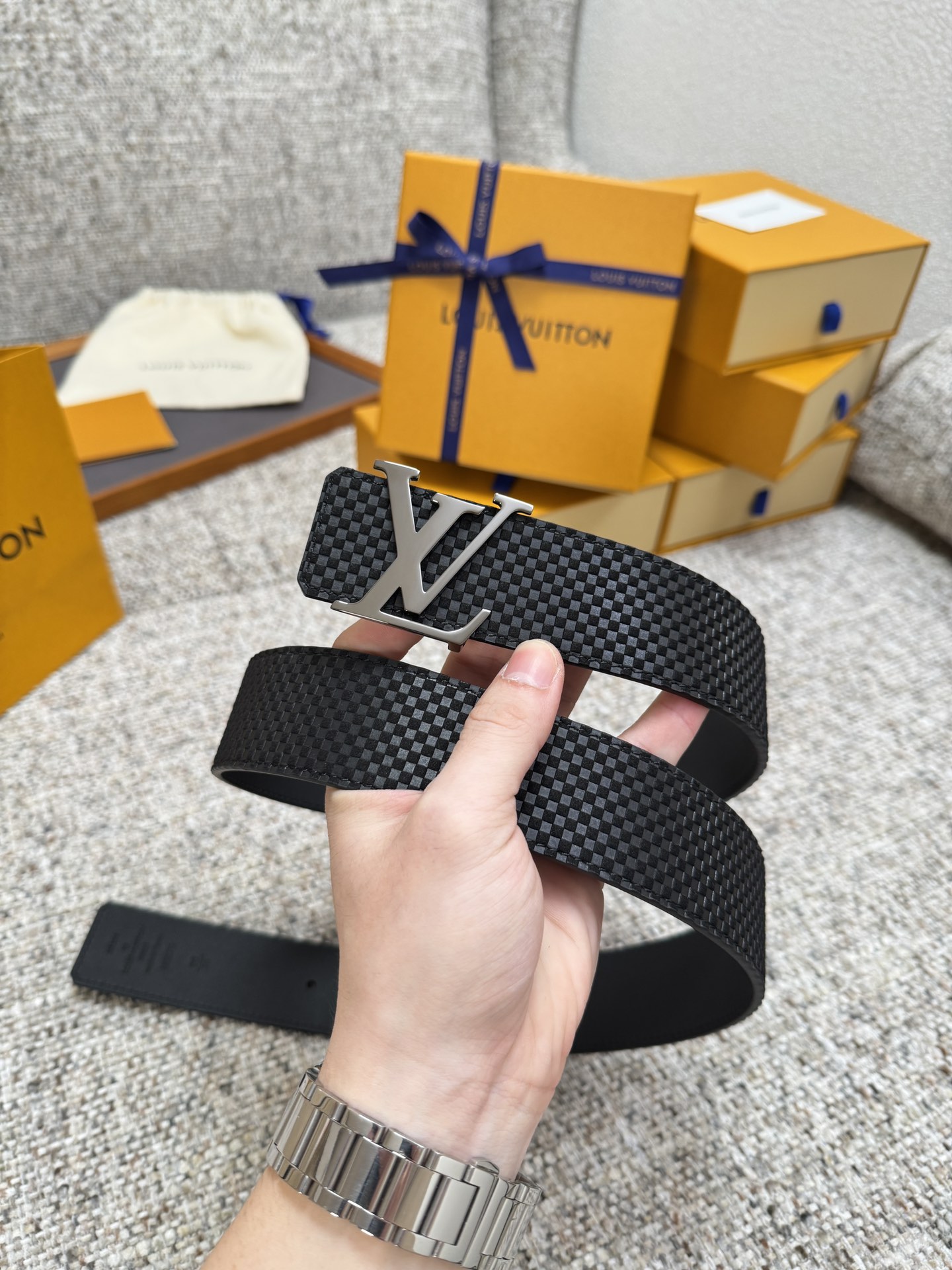 LV.路易 全套包装 宽度 35mm宽度 正品一体铸造五金钢扣 原厂皮料 双面原厂定制进口面料 可送礼自