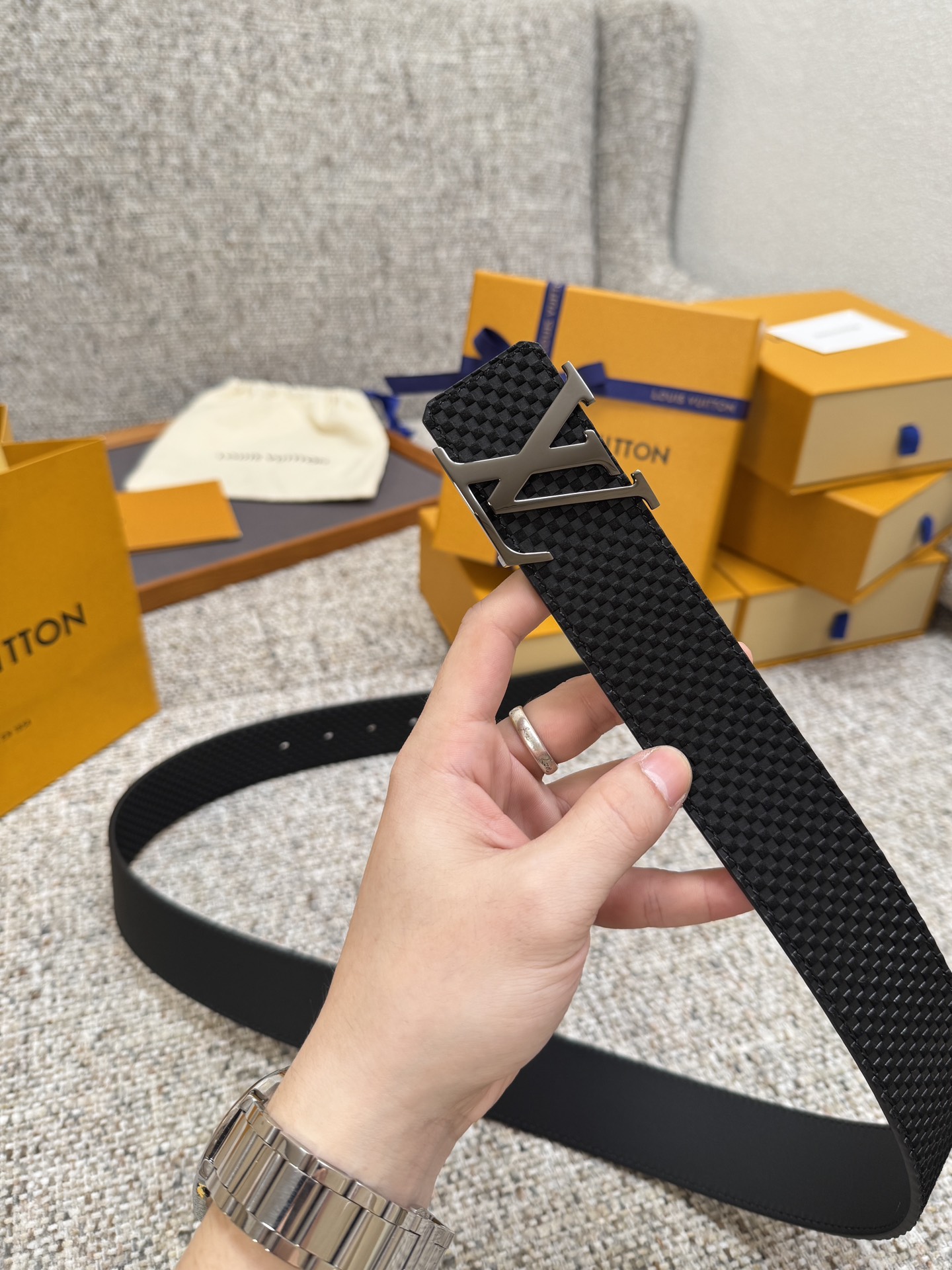 LV.路易 全套包装 宽度 35mm宽度 正品一体铸造五金钢扣 原厂皮料 双面原厂定制进口面料 可送礼自