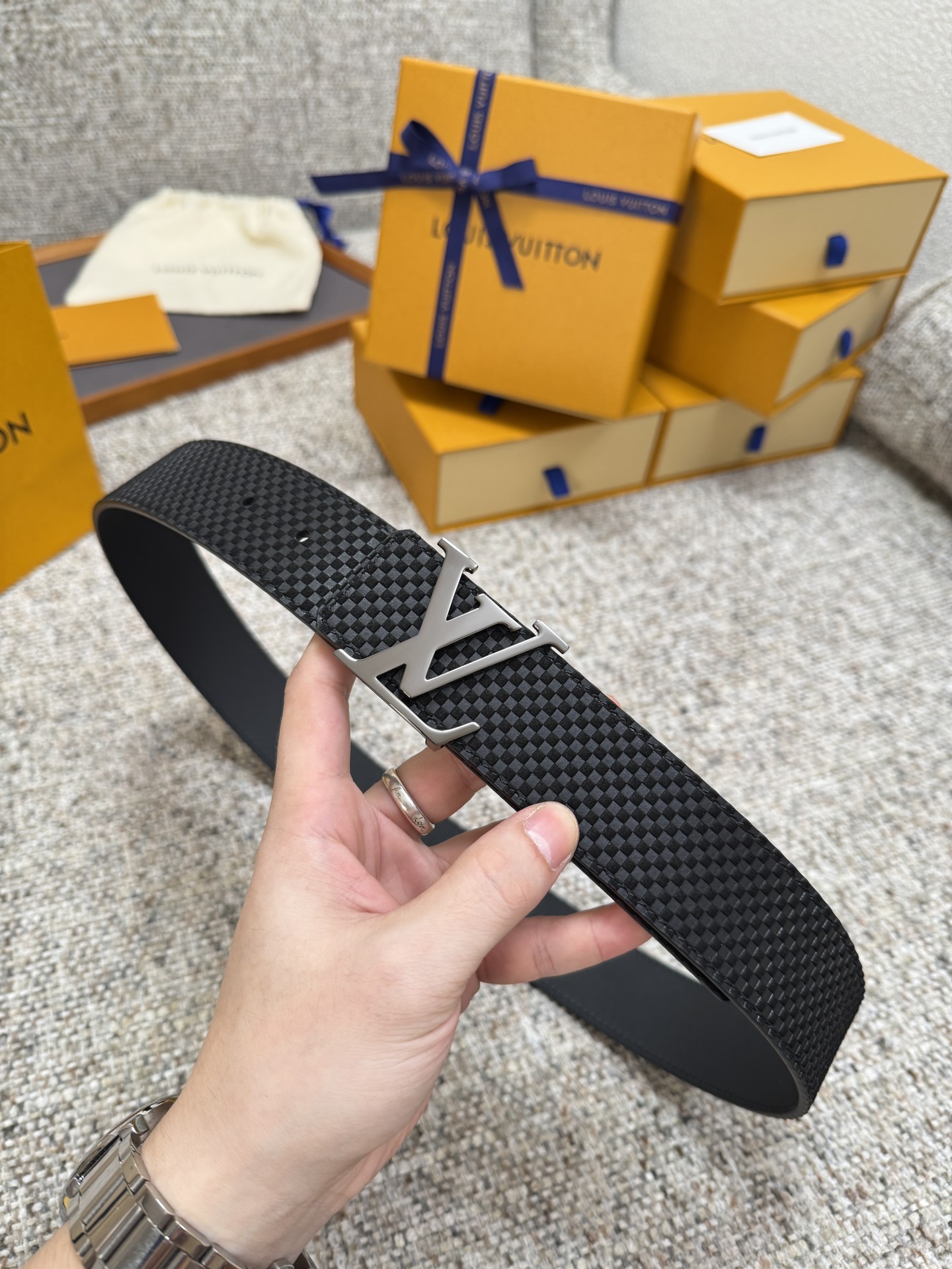 LV.路易 全套包装 宽度 35mm宽度 正品一体铸造五金钢扣 原厂皮料 双面原厂定制进口面料 可送礼自