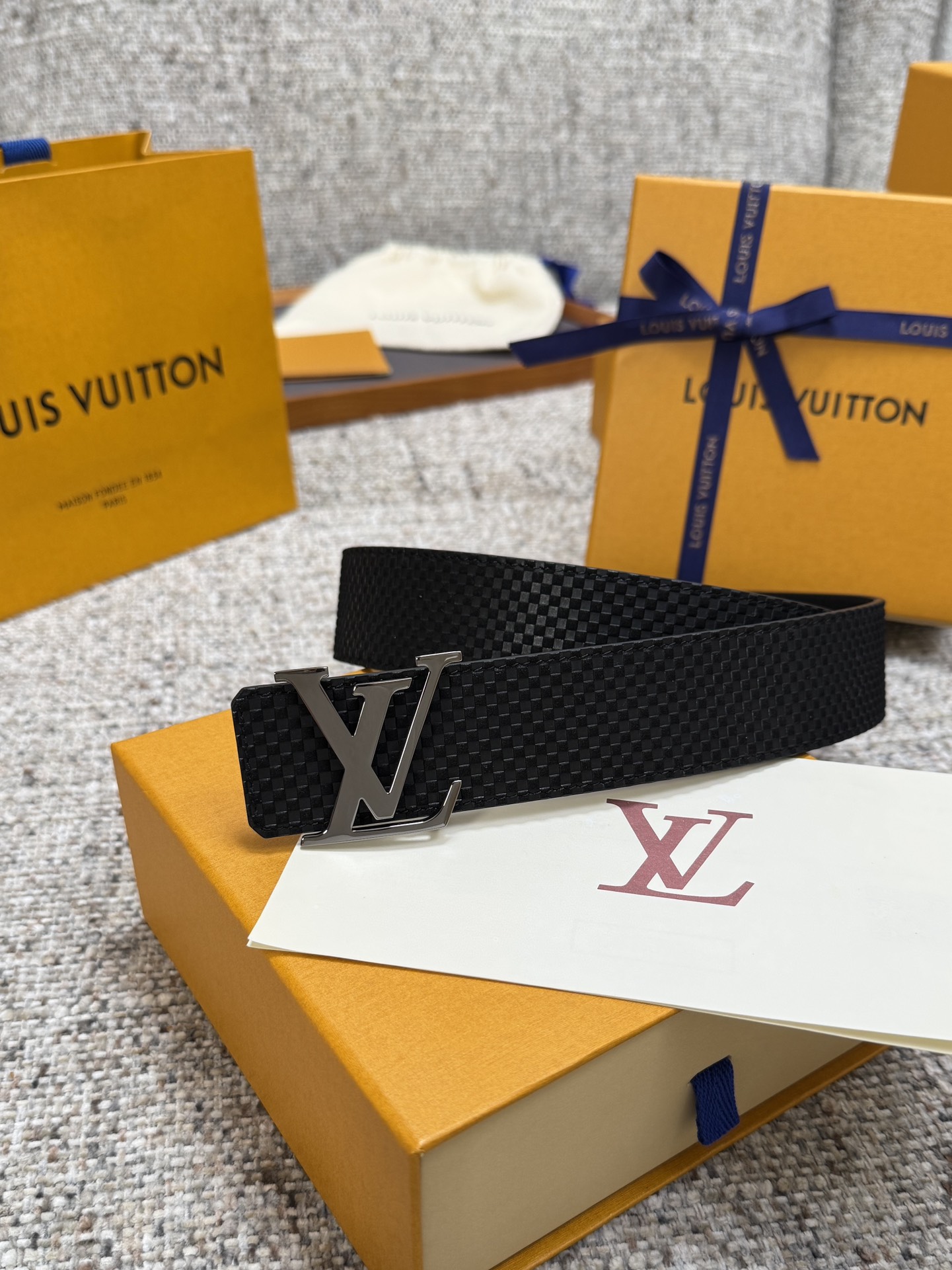 LV.路易 全套包装 宽度 35mm宽度 正品一体铸造五金钢扣 原厂皮料 双面原厂定制进口面料 可送礼自