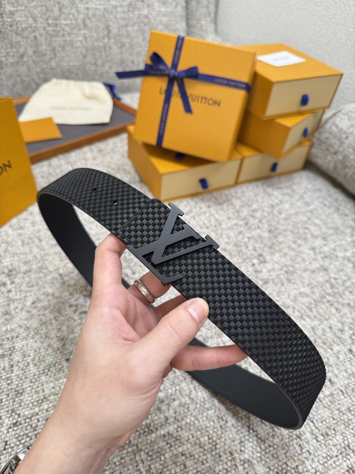 LV.路易 全套包装 宽度 35mm宽度 正品一体铸造五金钢扣 原厂皮料 双面原厂定制进口面料 可送礼自