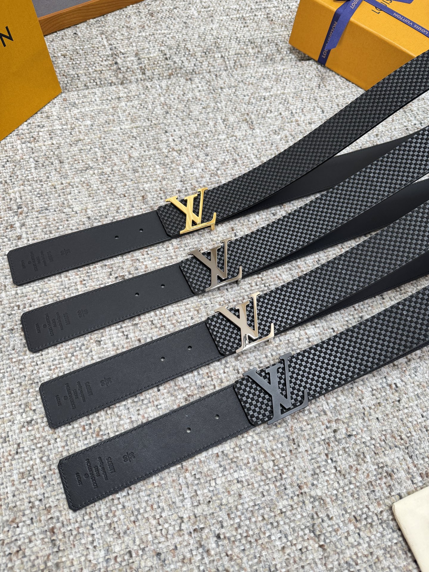 LV.路易 全套包装 宽度 35mm宽度 正品一体铸造五金钢扣 原厂皮料 双面原厂定制进口面料 可送礼自