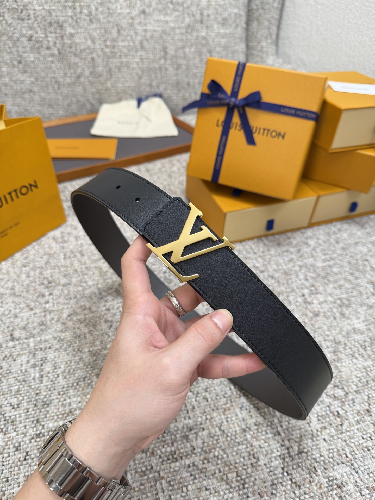 Louis Vuitton LV腰带 双面平纹系列 原厂五金 精致手工绘边 柔软舒适 宽4.0