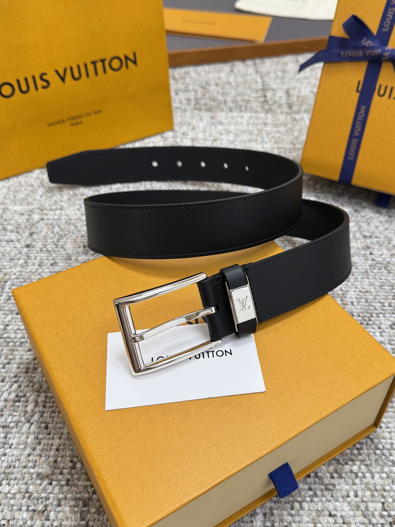Louis Vuitton LV腰带 系列 原厂五金 精致手工绘边 柔软舒适 宽3.5