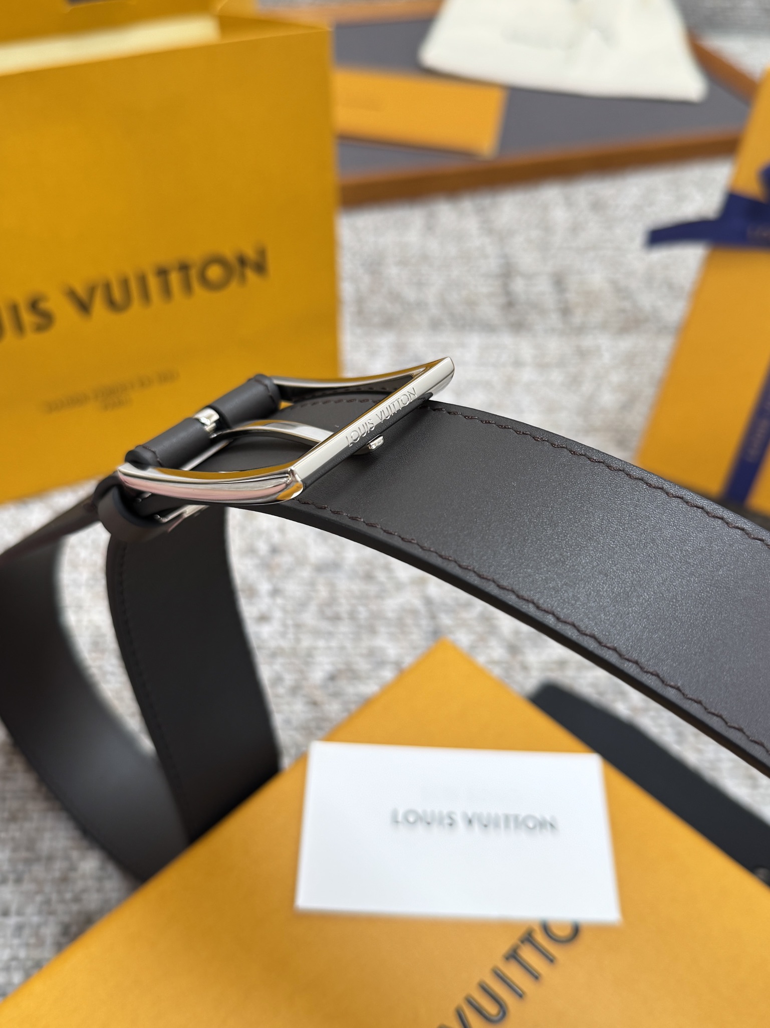 Louis Vuitton LV腰带 系列 原厂五金 精致手工绘边 柔软舒适 宽3.5