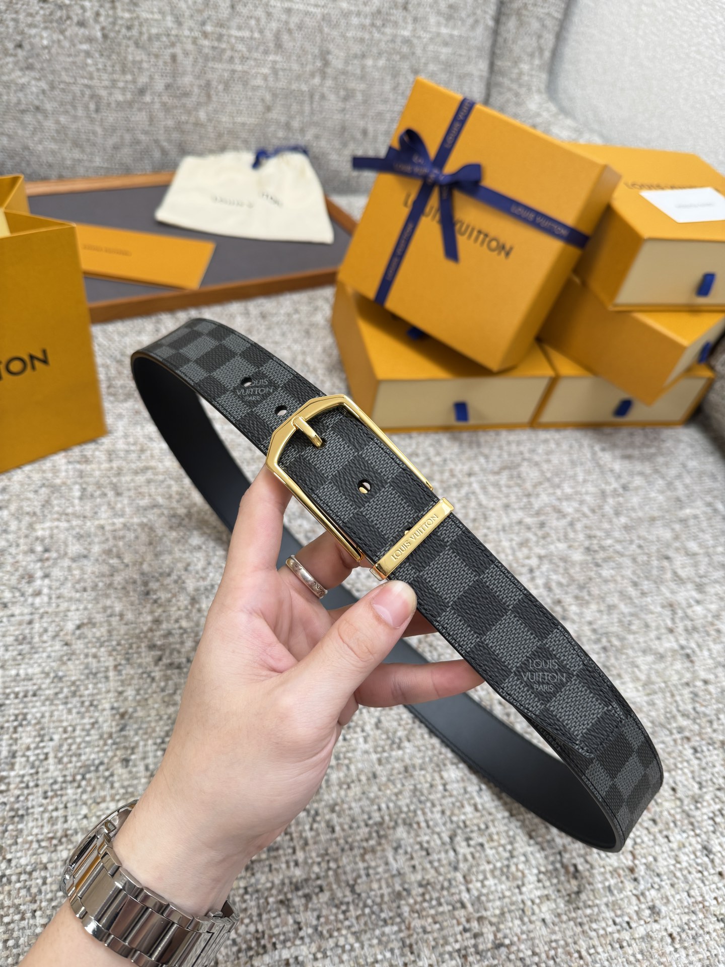 LV Style Black Men's Belts Men's Belts Men's Belt detail image 9 from source 766526