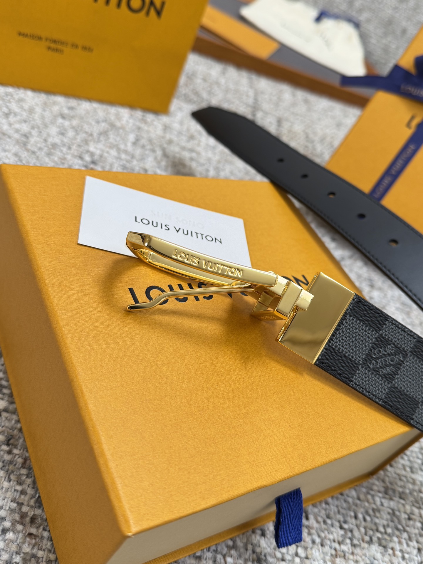 LV Style Black Men's Belts Men's Belts Men's Belt detail image 4 from source 766526
