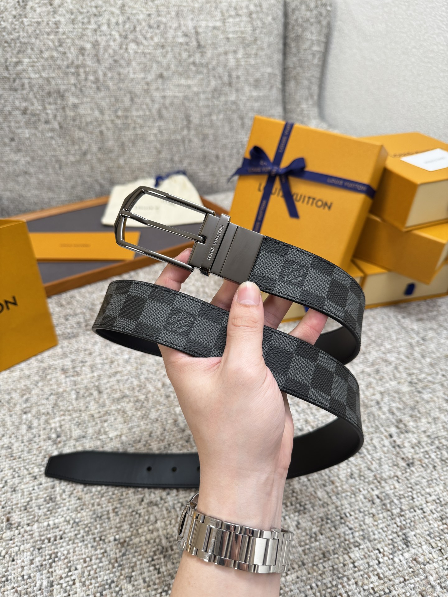 LV Style Black Men's Belts Lookbook Reference image 2