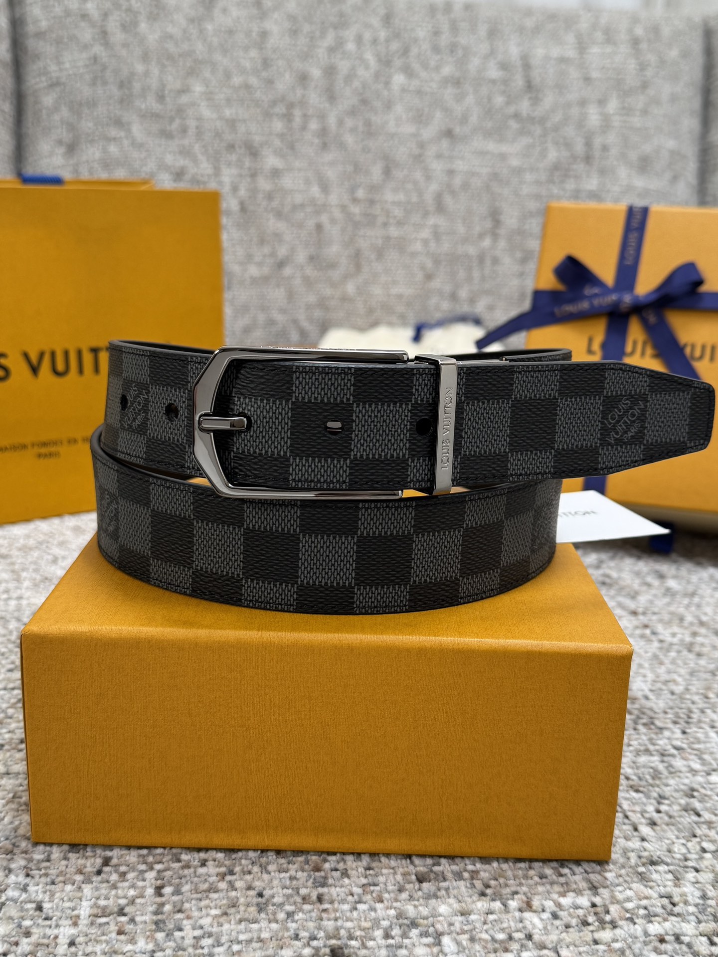 LV Style Black Men's Belts Lookbook Reference image 1