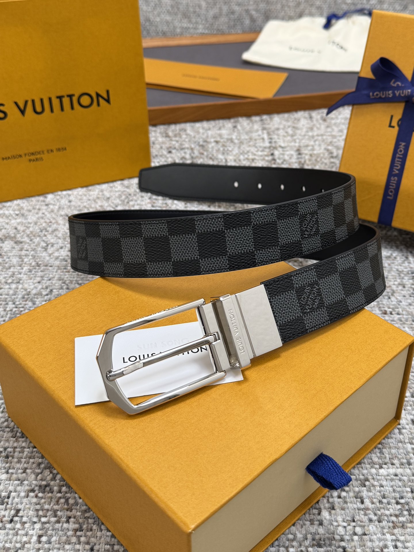 LV Style Black Men's Belts Men's Belts Men's Belt detail image 5 from source 766528