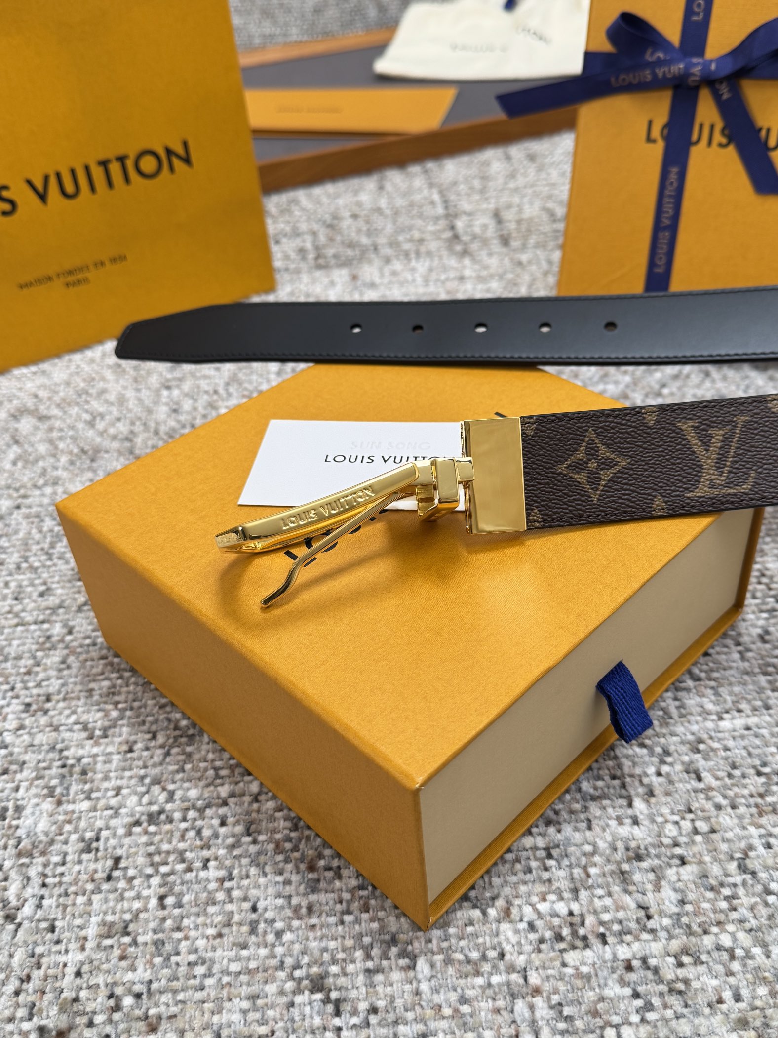 LV Style Men's Belts Men's Belts Men's Belt detail image 4 from source 766529