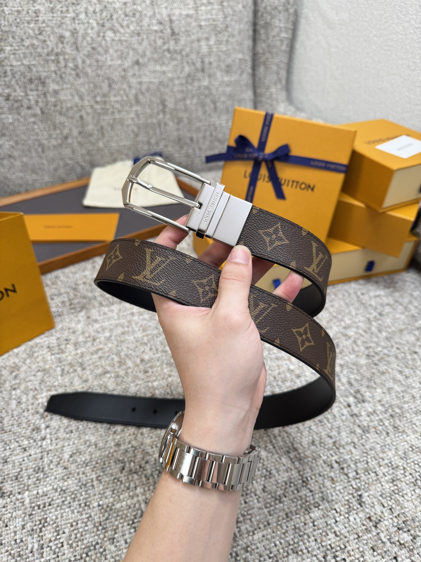 LV Style Black Men's Belts Lookbook Reference image 2