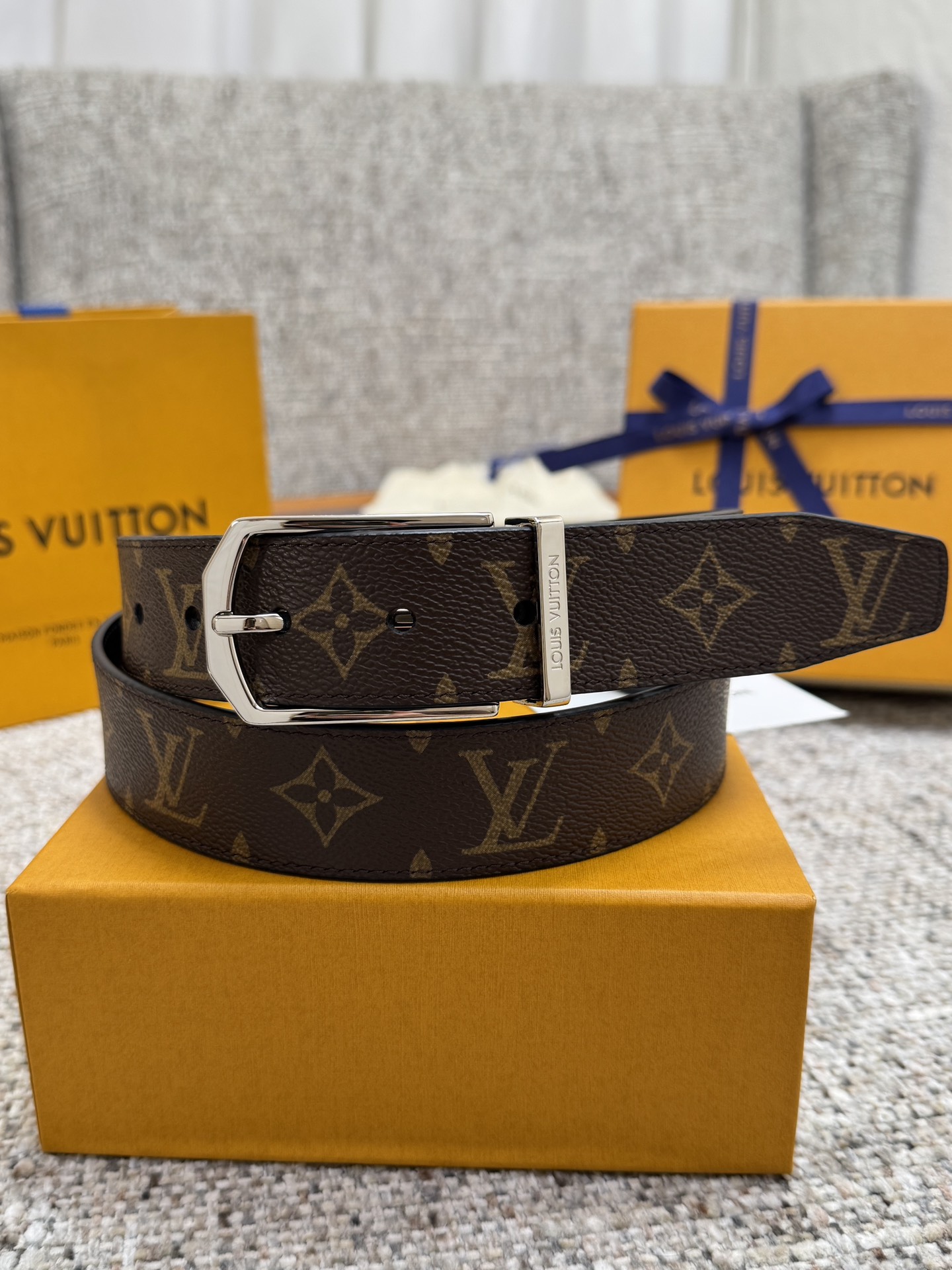 LV Style Black Men's Belts Lookbook Reference image 1