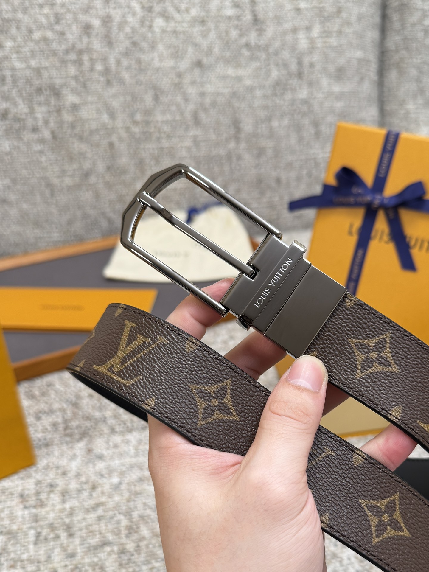 LV Style Black Men's Belts Men's Belts Men's Belt detail image 3 from source 766531