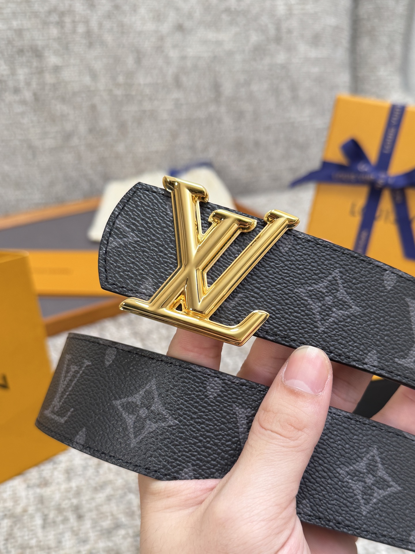 Louis Vuitton LV腰带 Dimension双面腰带系列 原厂五金 精致手工绘边 柔软舒适 