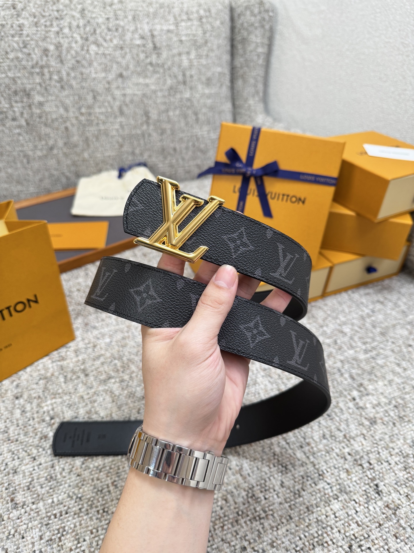 Louis Vuitton LV腰带 Dimension双面腰带系列 原厂五金 精致手工绘边 柔软舒适 