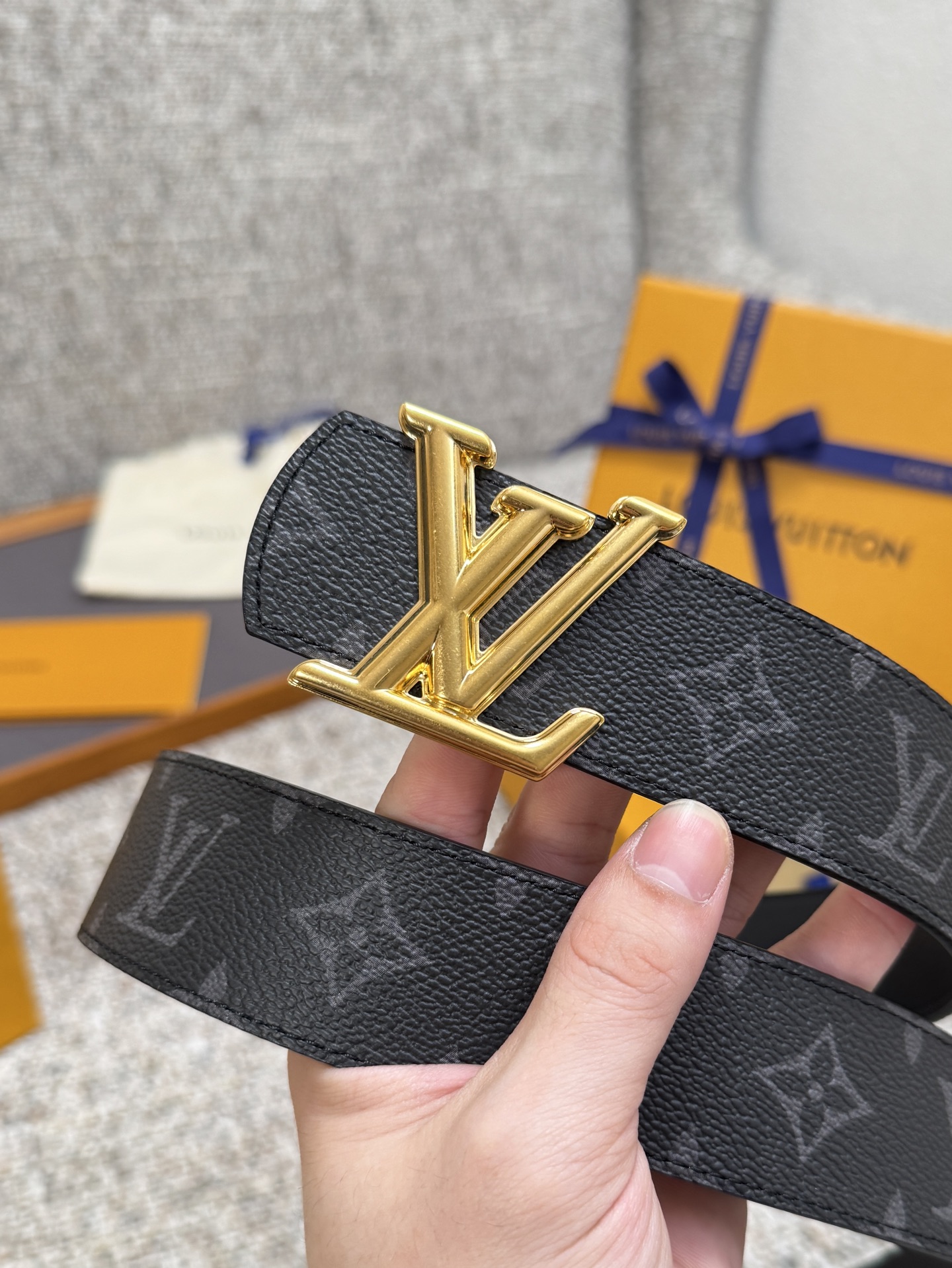 Louis Vuitton LV腰带 Dimension双面腰带系列 原厂五金 精致手工绘边 柔软舒适 