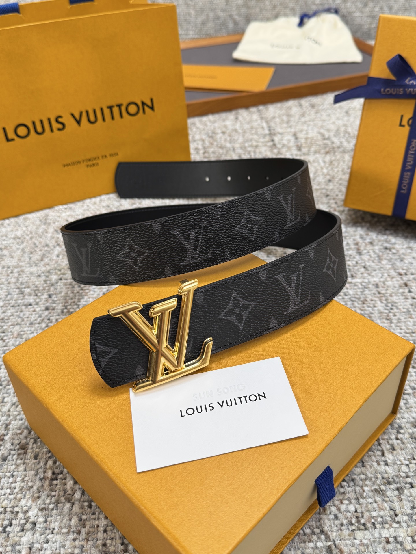 Louis Vuitton LV腰带 Dimension双面腰带系列 原厂五金 精致手工绘边 柔软舒适 