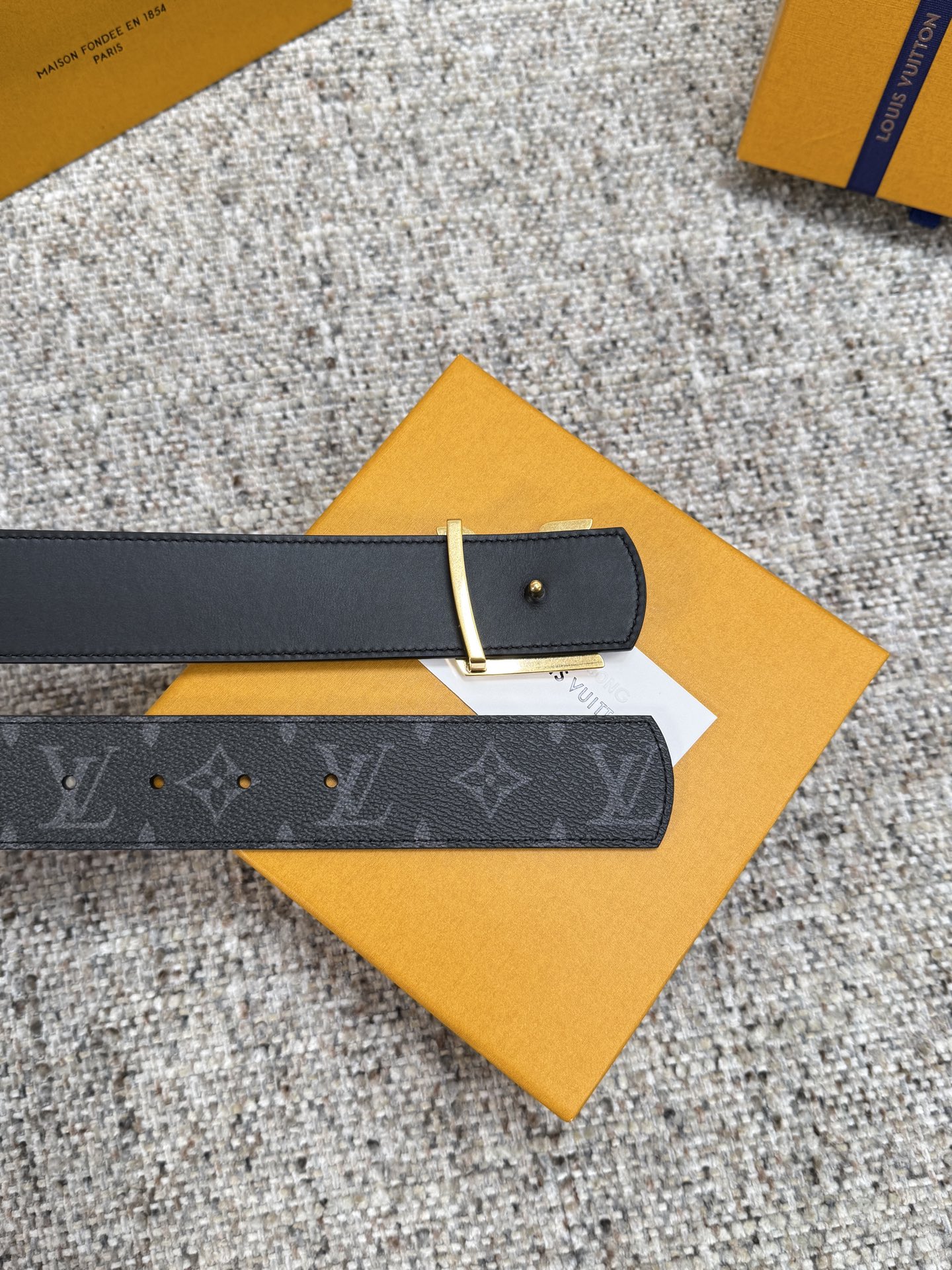 Louis Vuitton LV腰带 Dimension双面腰带系列 原厂五金 精致手工绘边 柔软舒适 