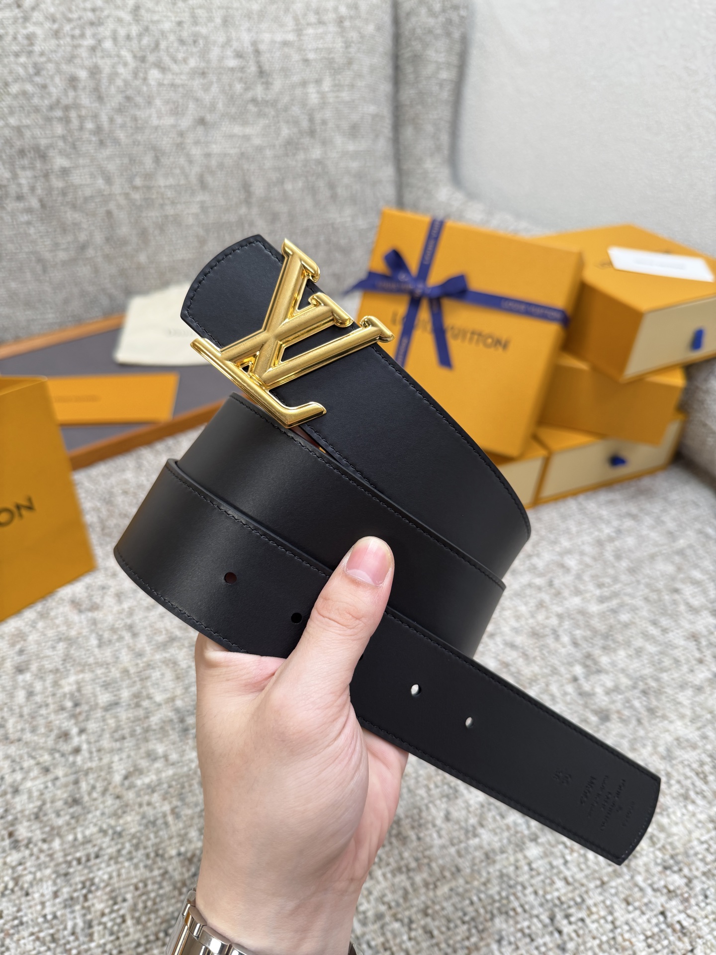 Louis Vuitton LV腰带 Dimension双面腰带系列 原厂五金 精致手工绘边 柔软舒适 