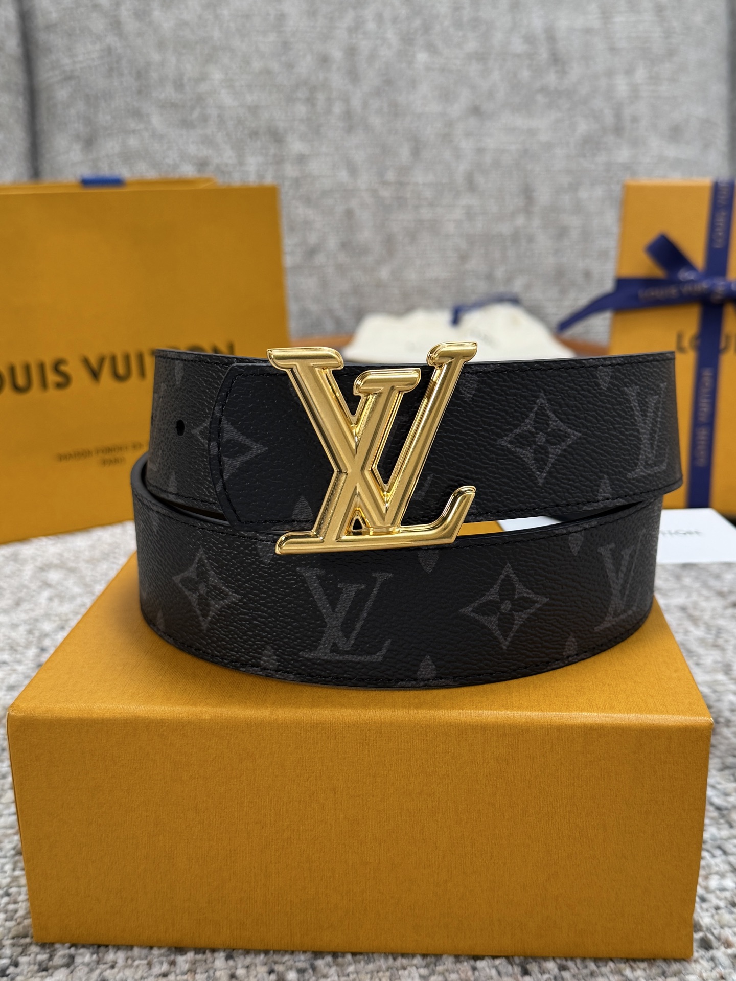 Louis Vuitton LV腰带 Dimension双面腰带系列 原厂五金 精致手工绘边 柔软舒适 