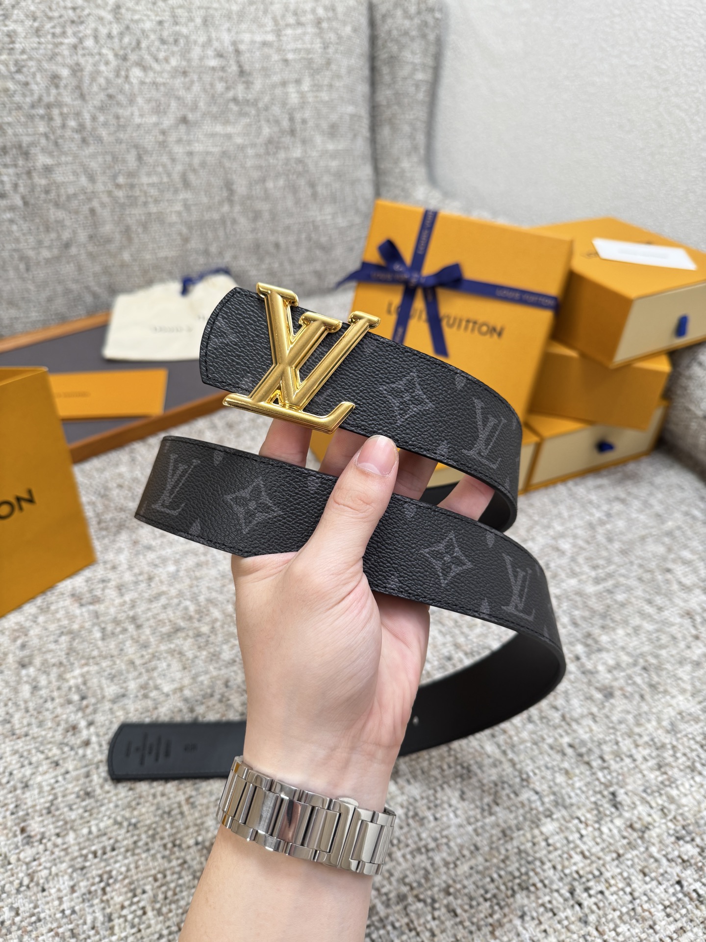 Louis Vuitton LV腰带 Dimension双面腰带系列 原厂五金 精致手工绘边 柔软舒适 