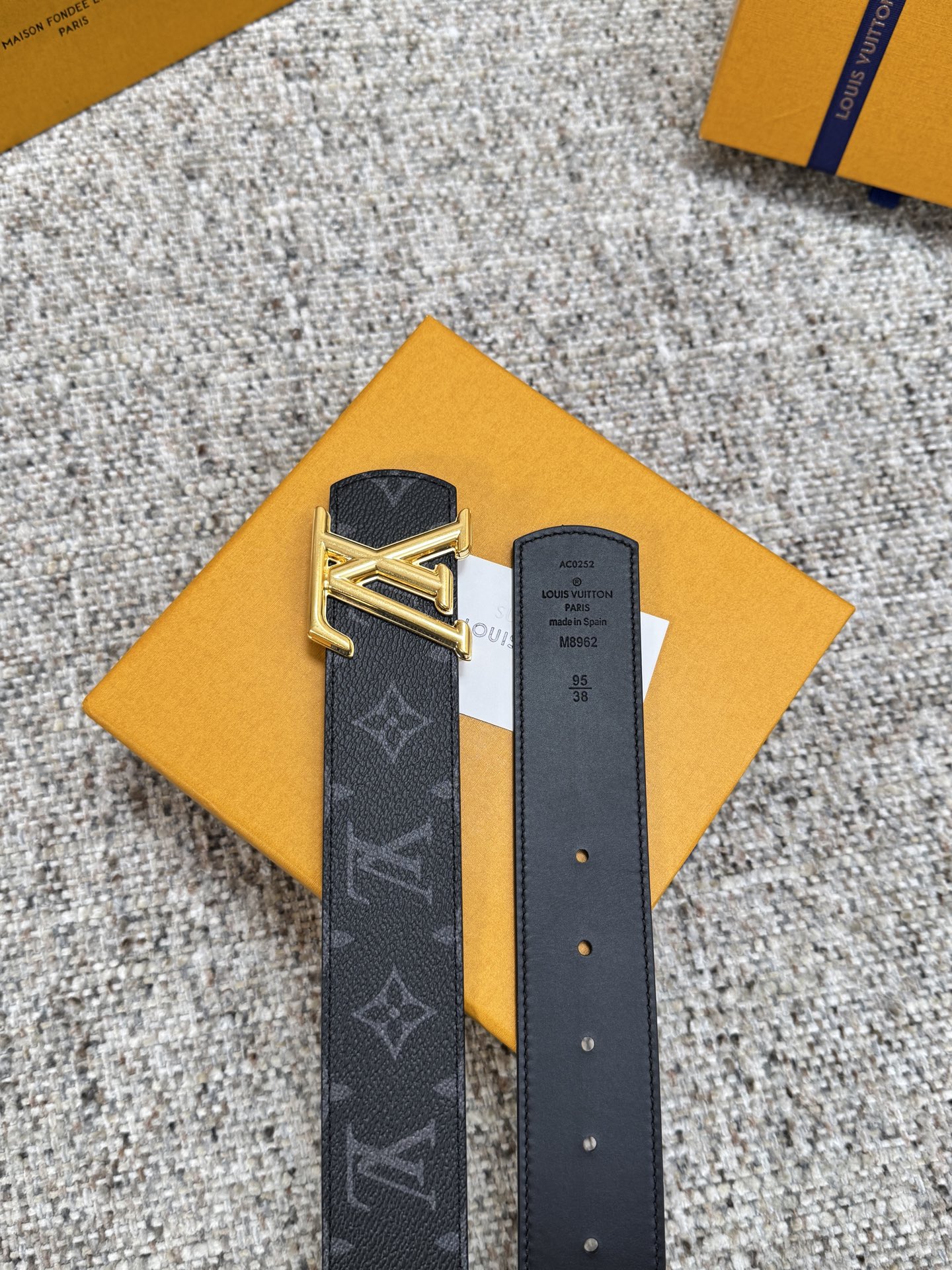 Louis Vuitton LV腰带 Dimension双面腰带系列 原厂五金 精致手工绘边 柔软舒适 