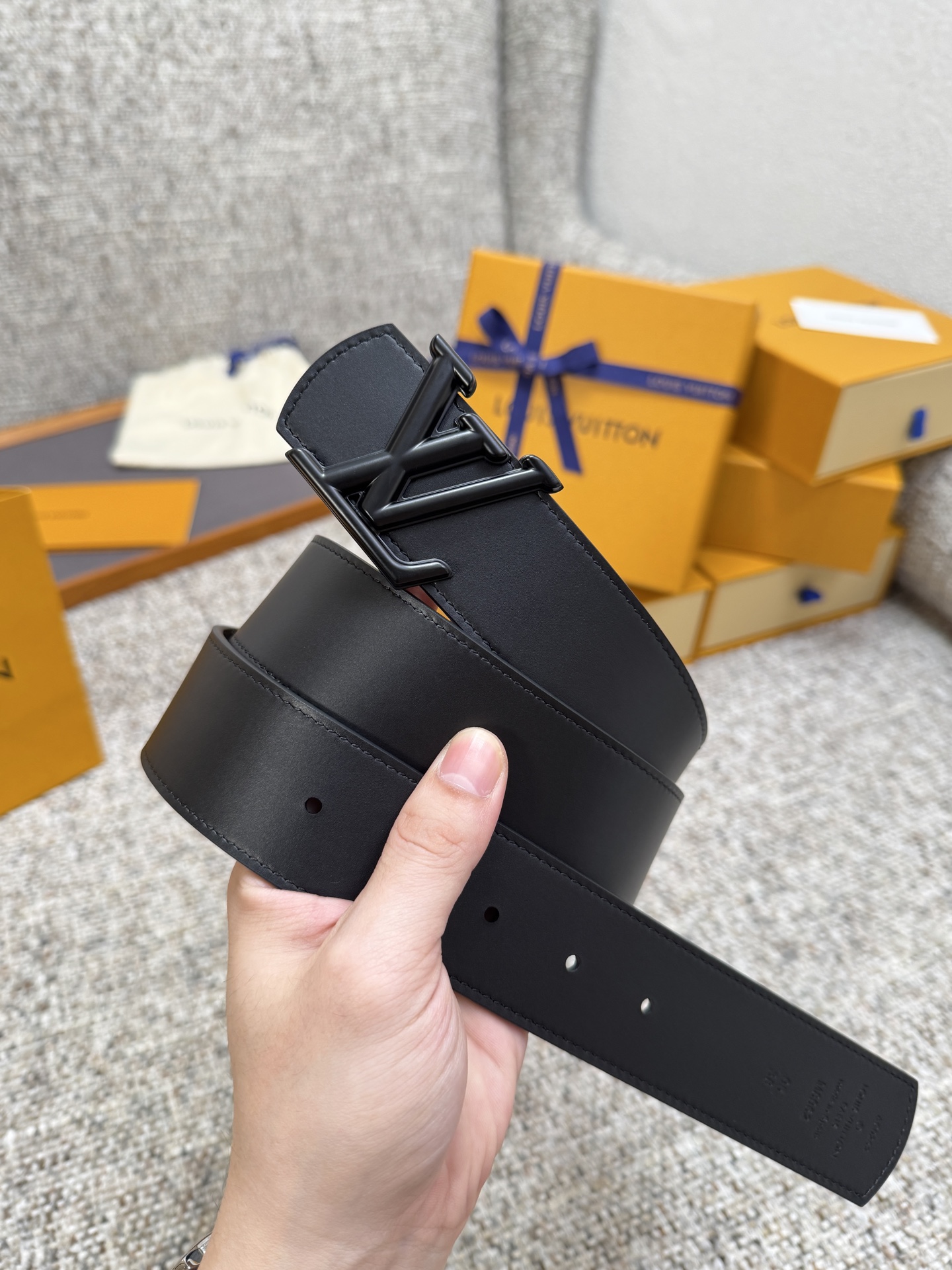 Louis Vuitton LV腰带 Dimension双面腰带系列 原厂五金 精致手工绘边 柔软舒适 